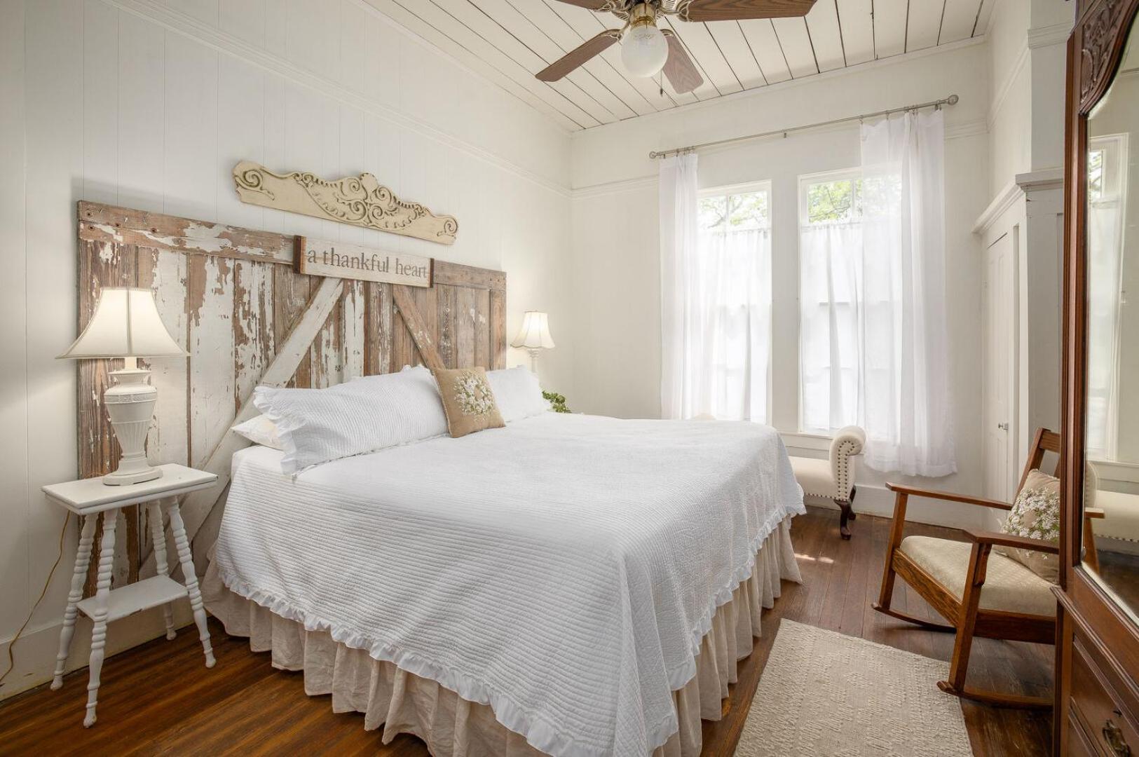 Blessing Haus - Charming Historic Home Blocks From Schlitterbahn!