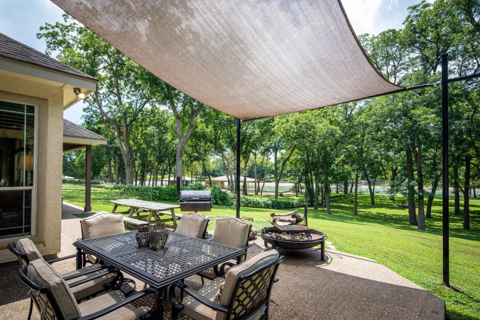 Pecan Shores Retreat- Waterfront Home Only 6 Miles from Schlitterbahn!