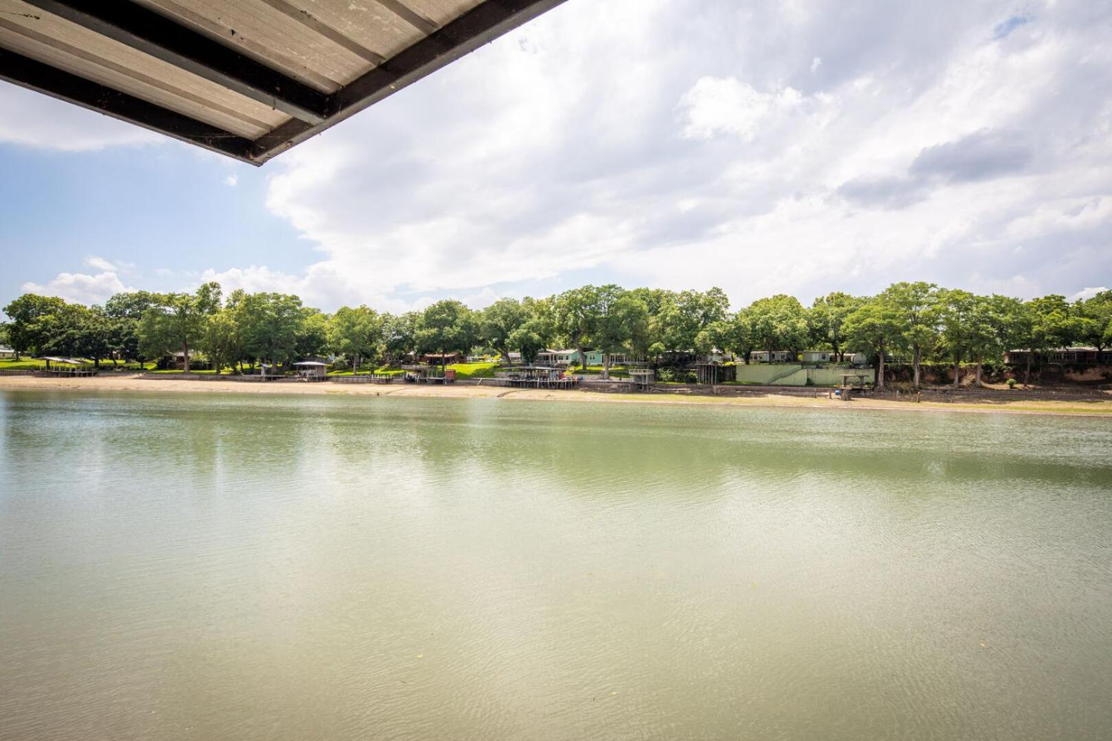 Pecan Shores Retreat- Waterfront Home Only 6 Miles from Schlitterbahn!