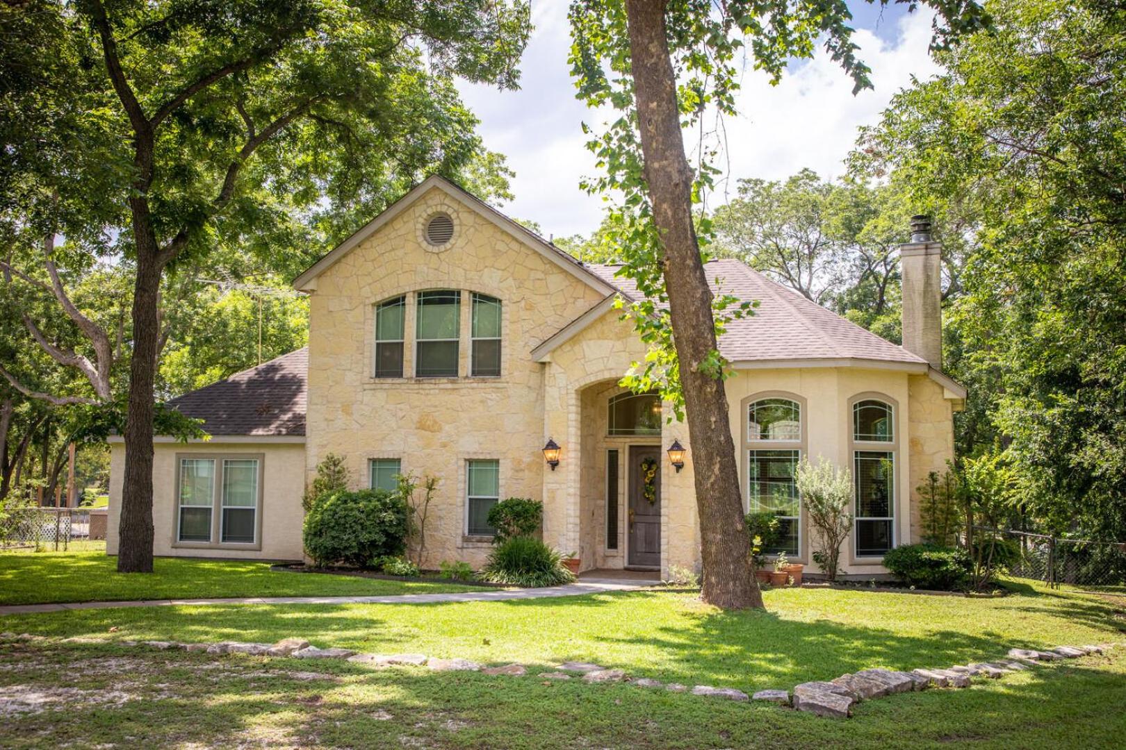Pecan Shores Retreat- Waterfront Home Only 6 Miles from Schlitterbahn!
