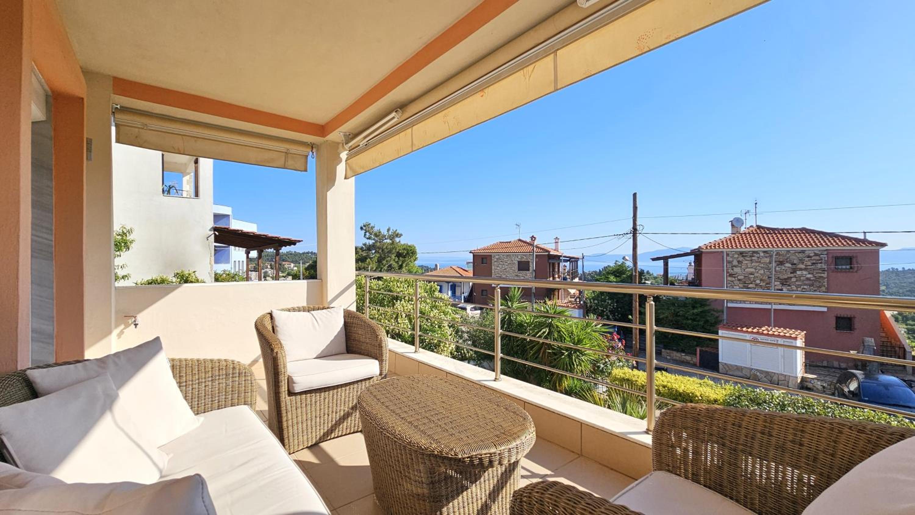 Alivia Garden view 4