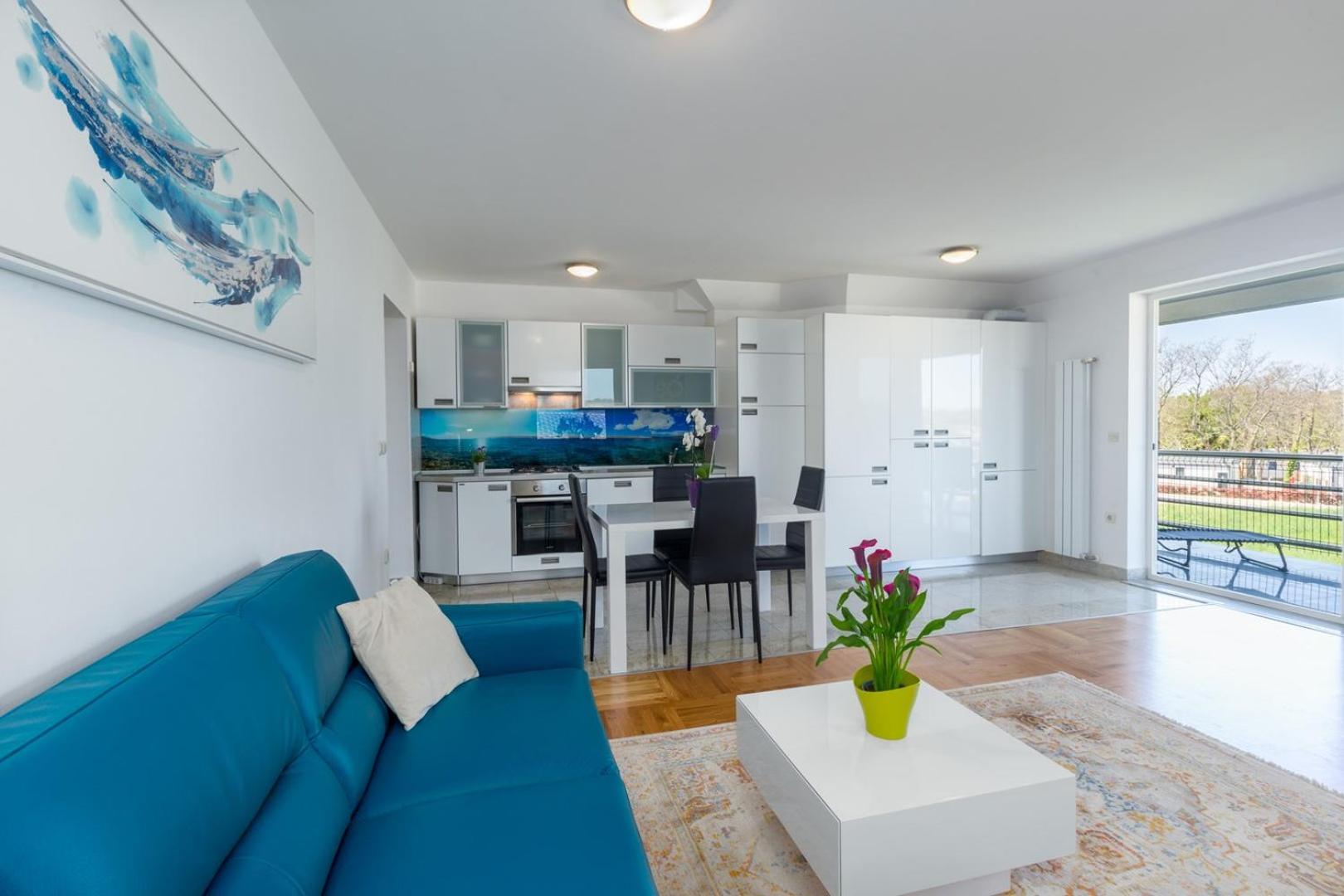 Marea Blue Funtana view 4