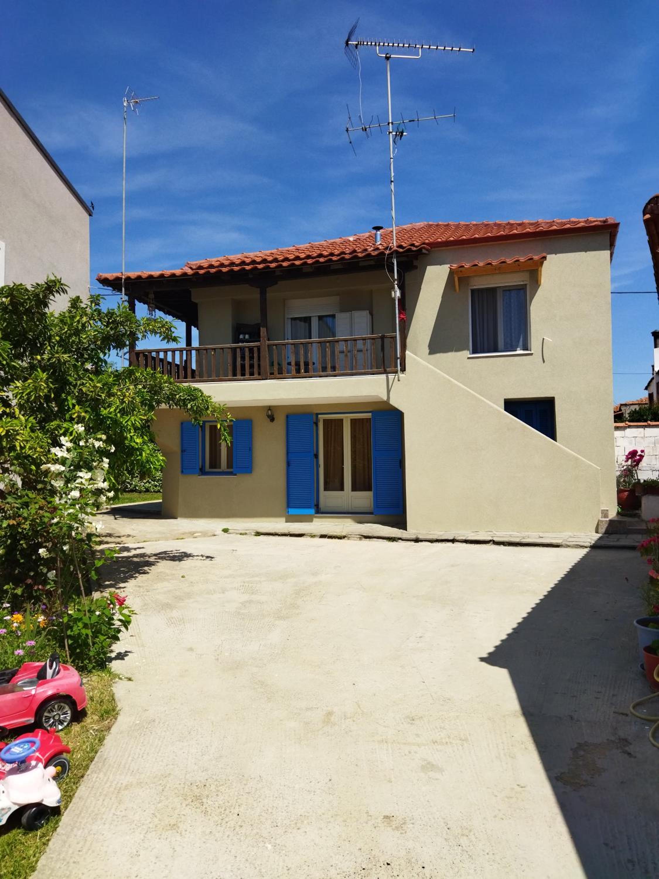 Ippotamos House view 2