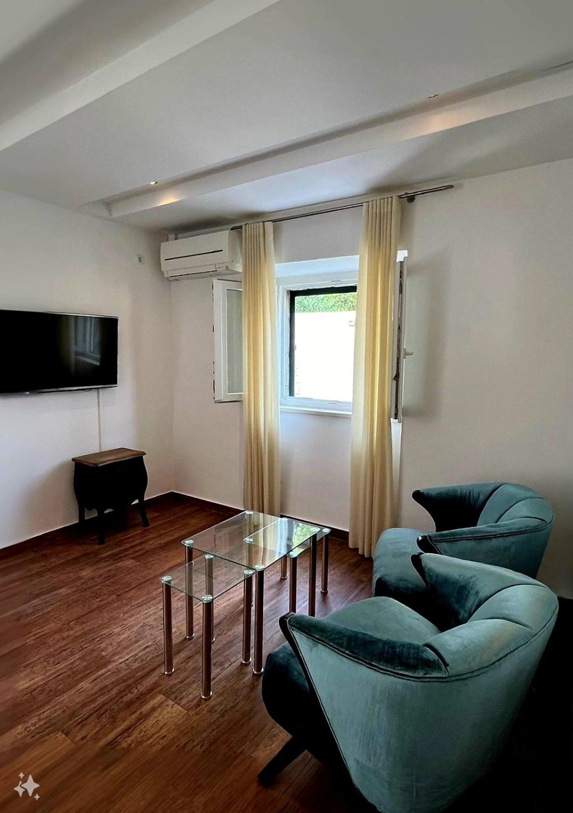 Apartments Corner