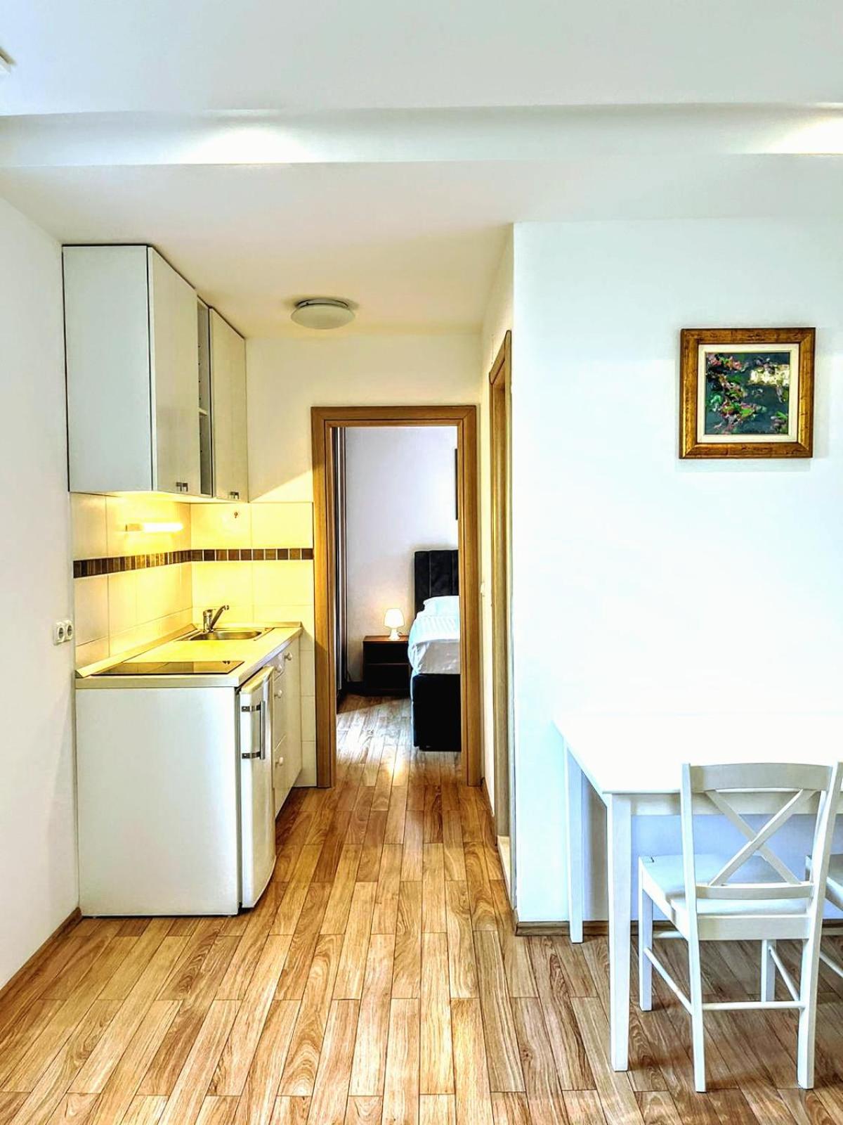 Apartments Corner