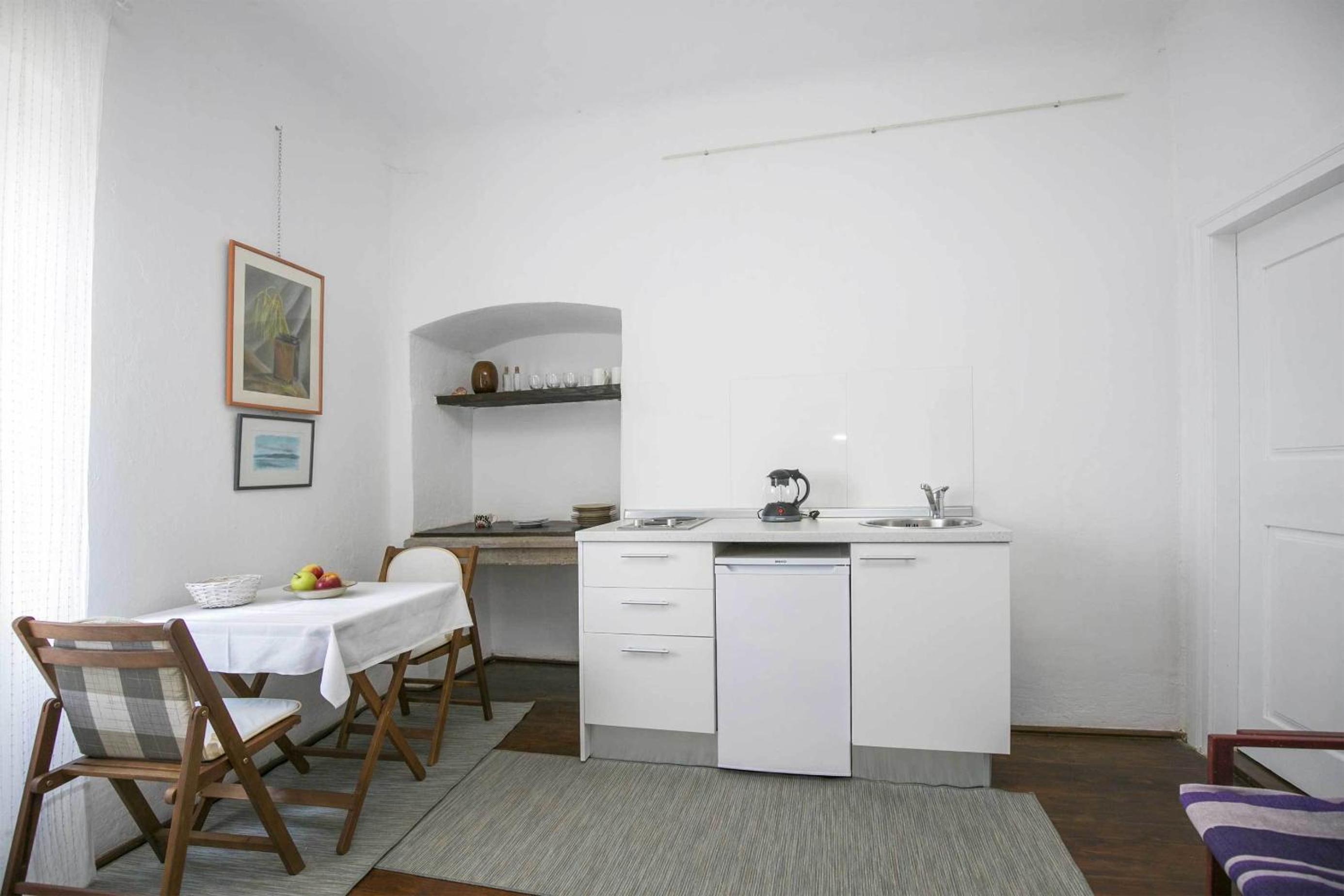 Nick's Old Town Apartment