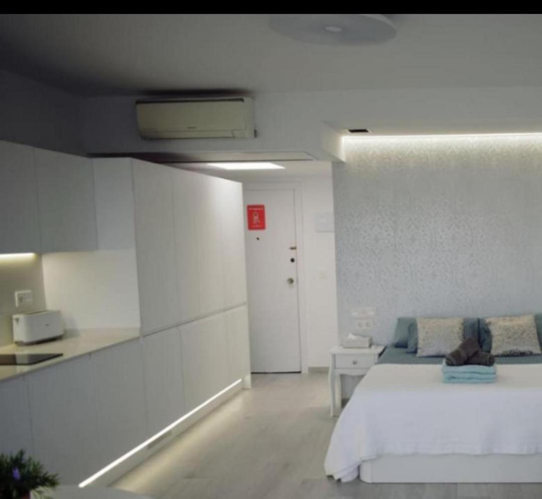 Luxury Studio in the center, city & sea views photo 5
