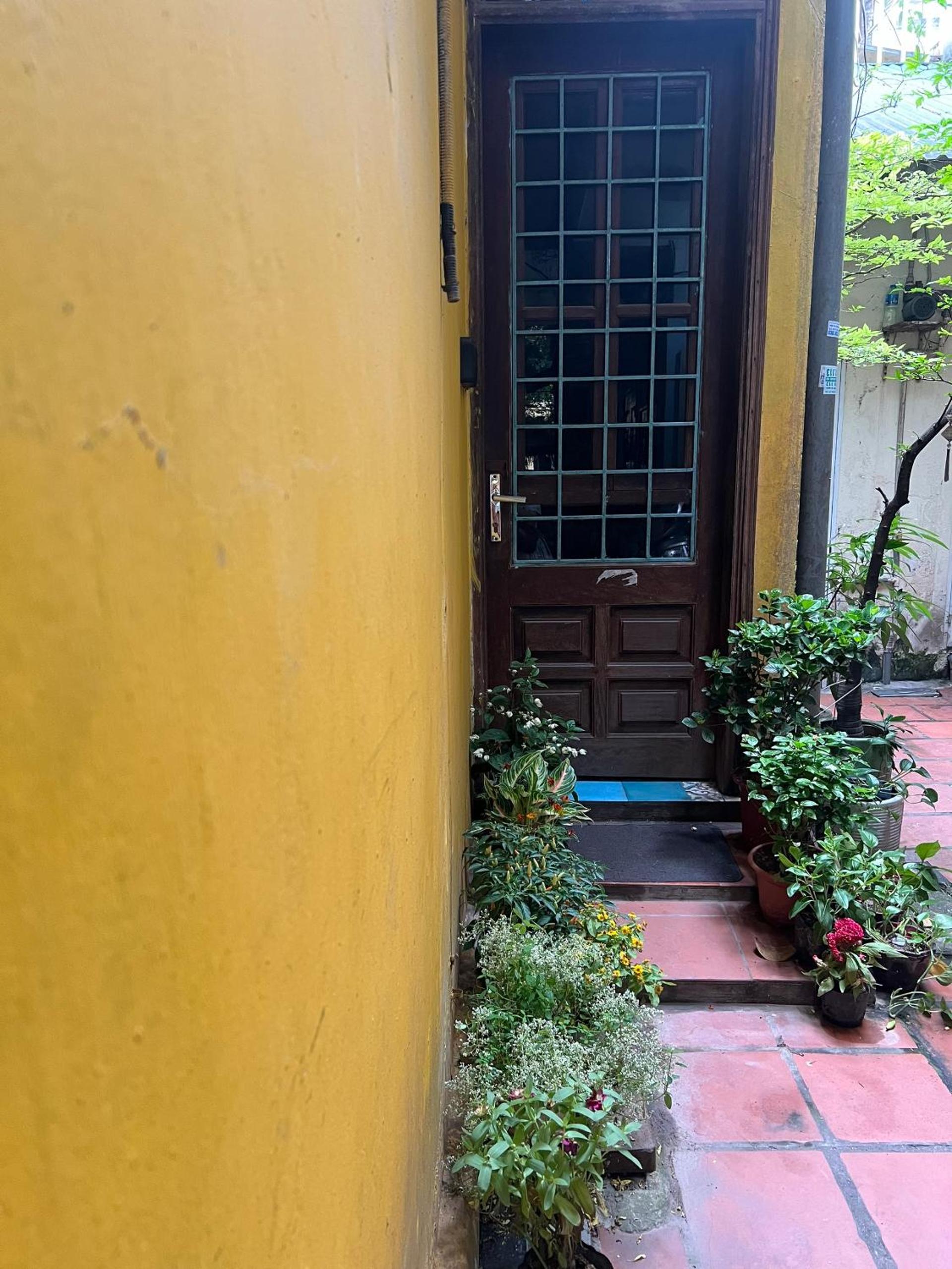 Millan Home - Near Central and Railway Station