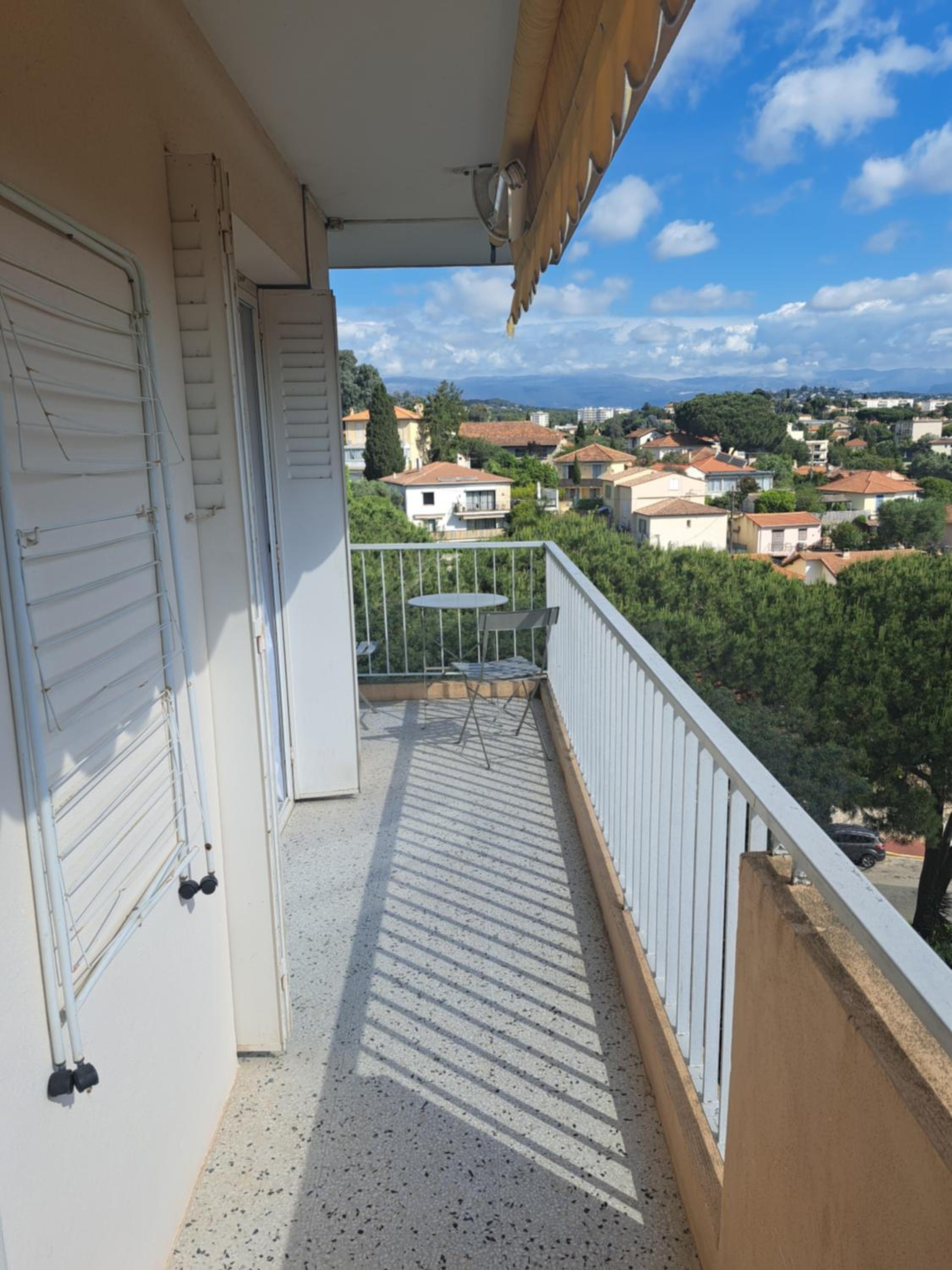 3 pièces à Cannes Croix des Gardes photo 2