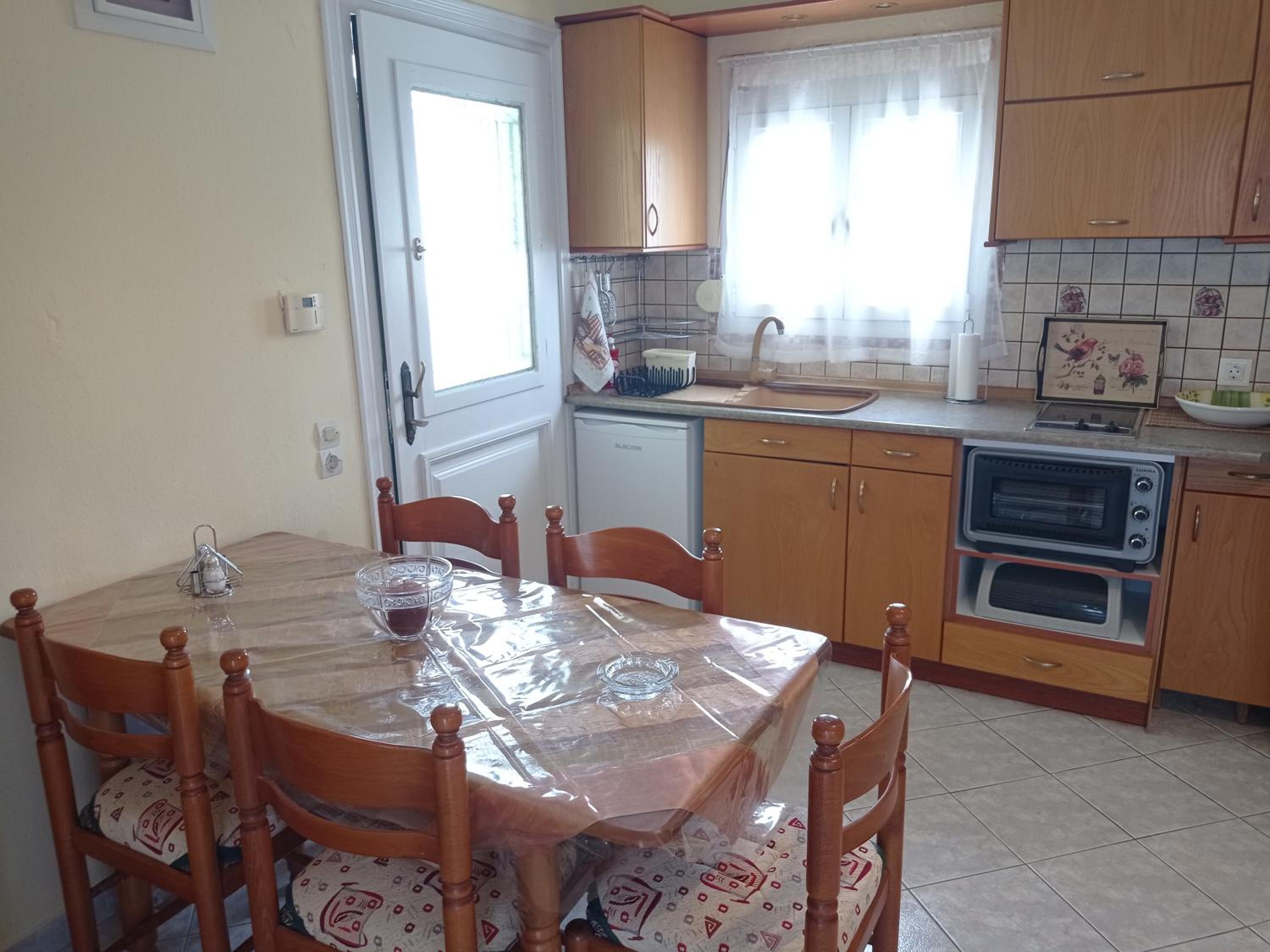 Alexandros Rooms & Studios