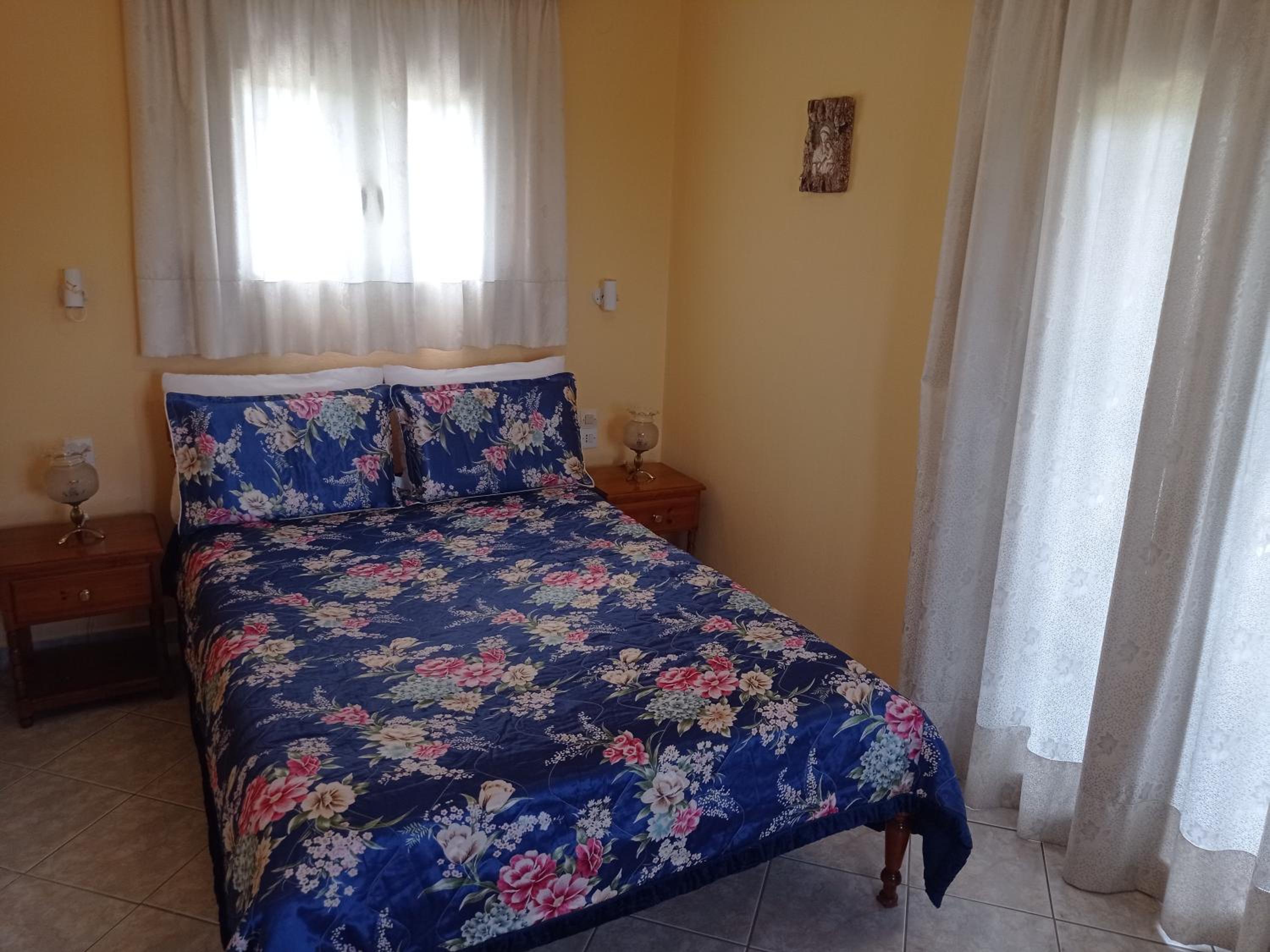 Alexandros Rooms & Studios