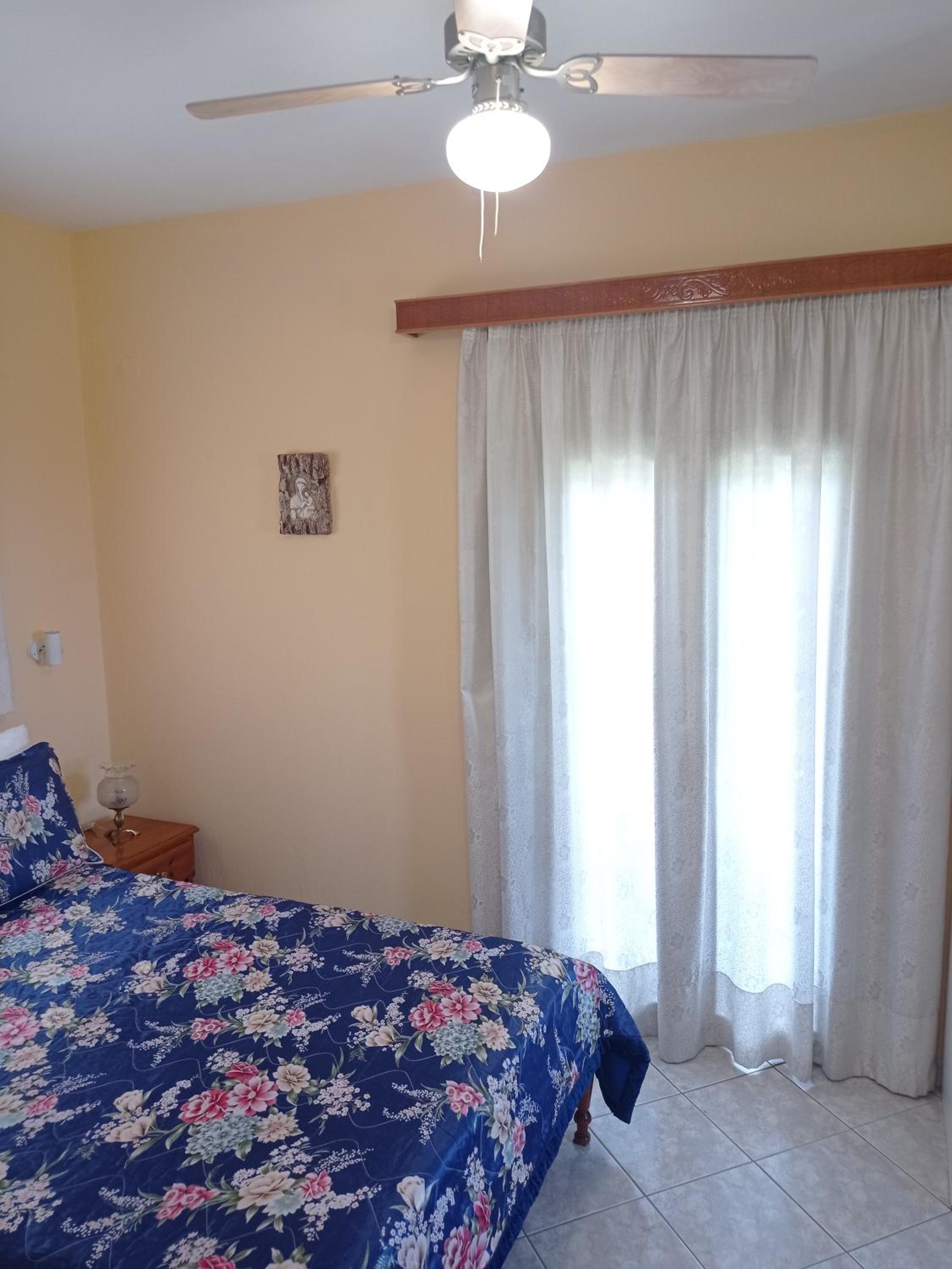 Alexandros Rooms & Studios