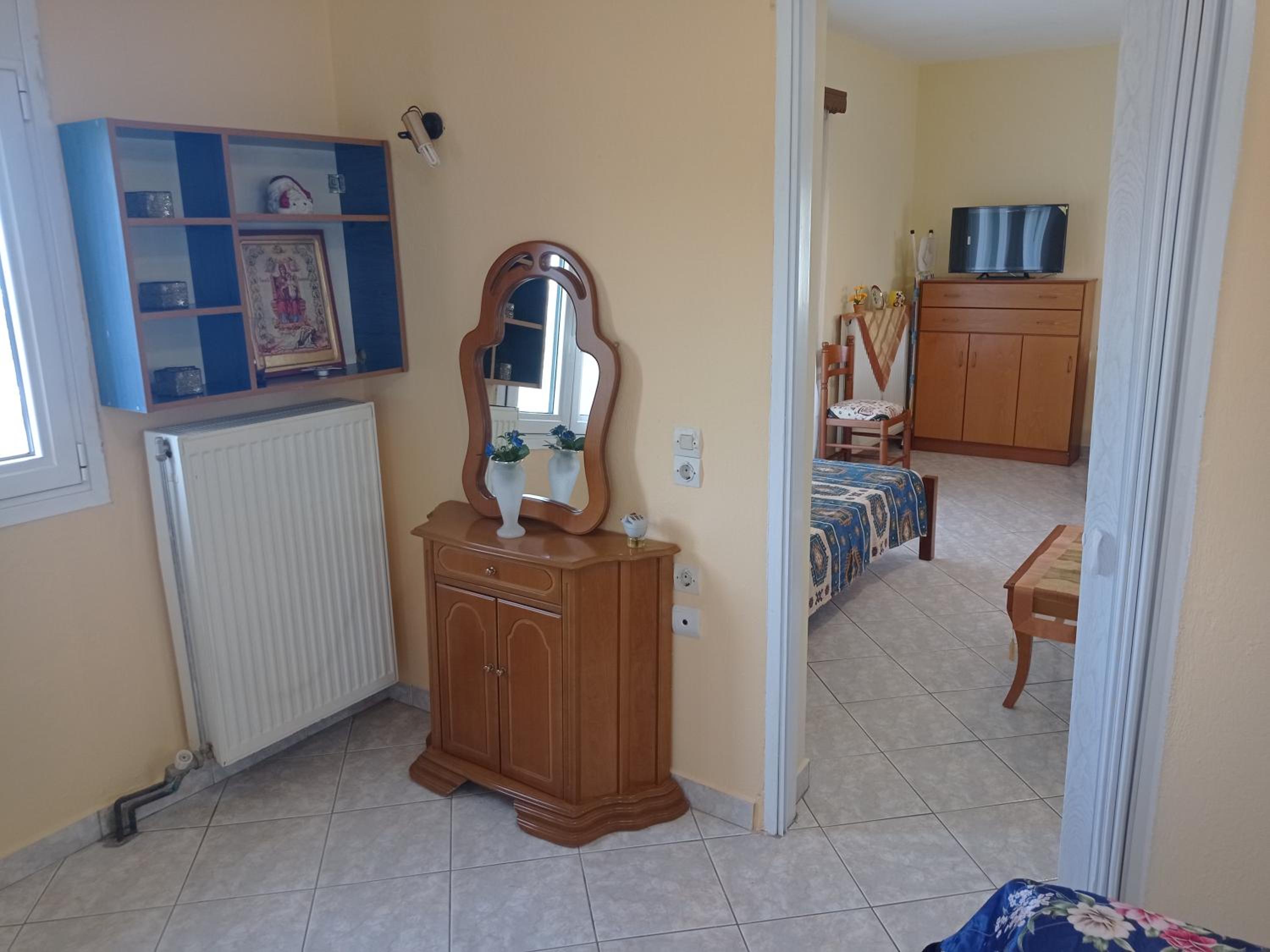 Alexandros Rooms & Studios