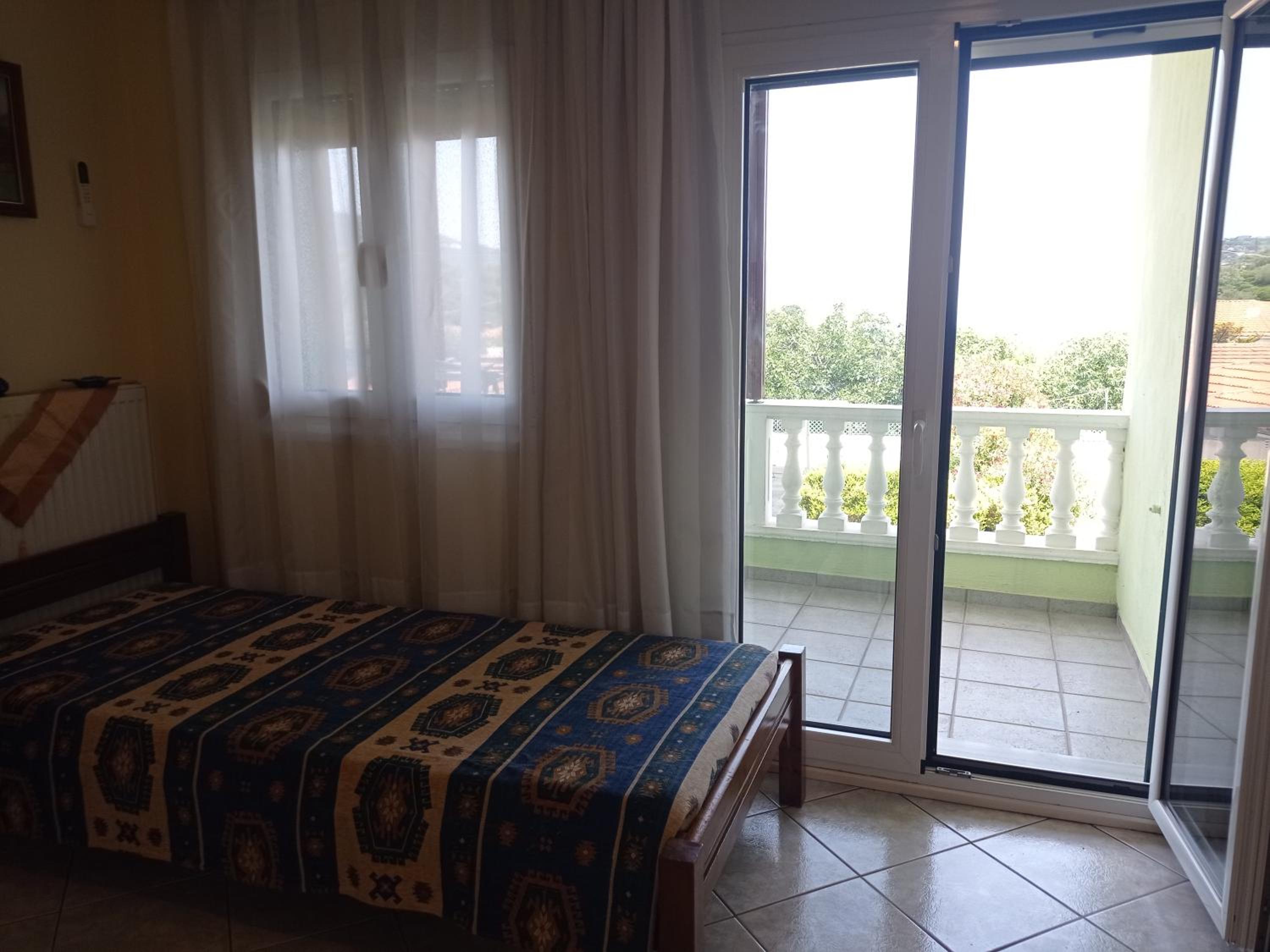 Alexandros Rooms & Studios