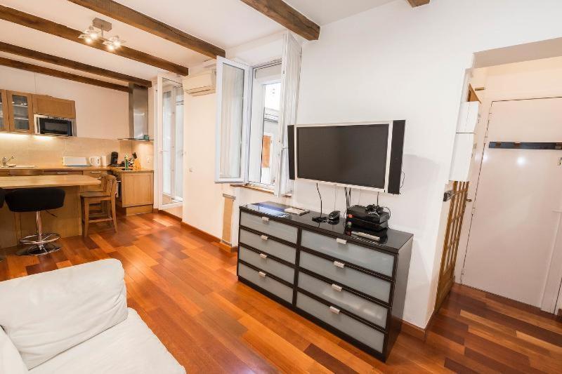 Abbesses Montmartre Apartment