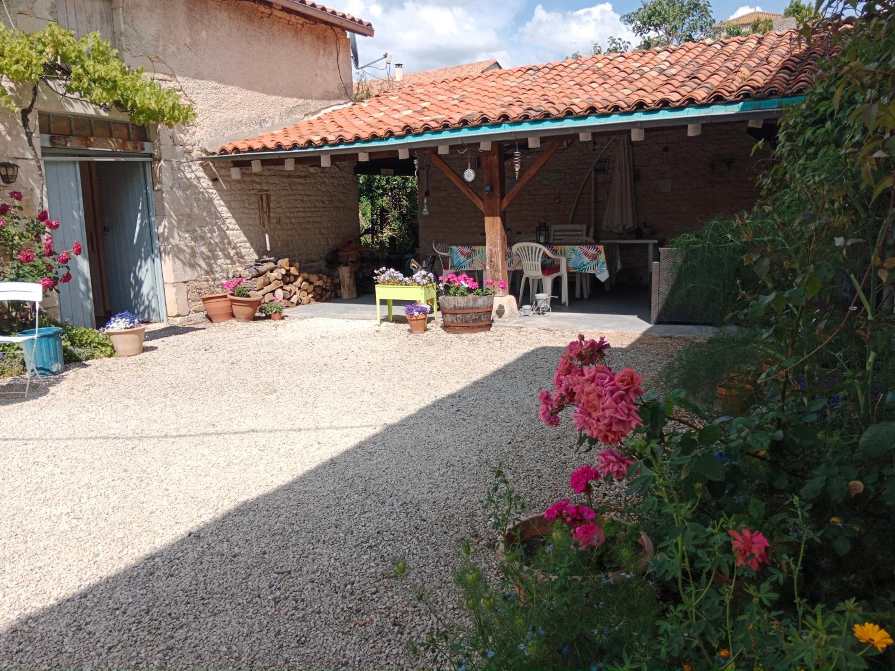 La Cour view 3