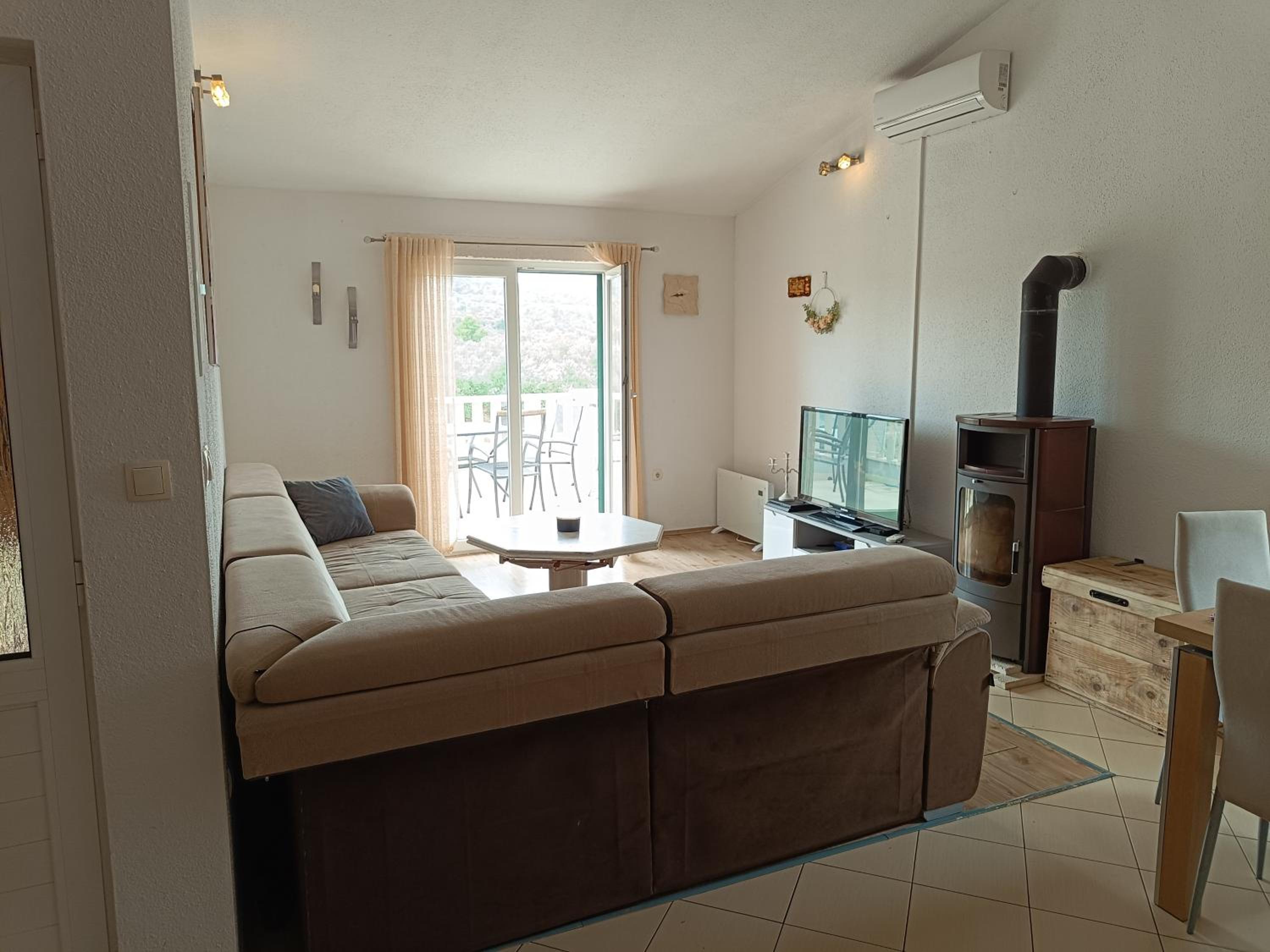 Apartment Nada view 3