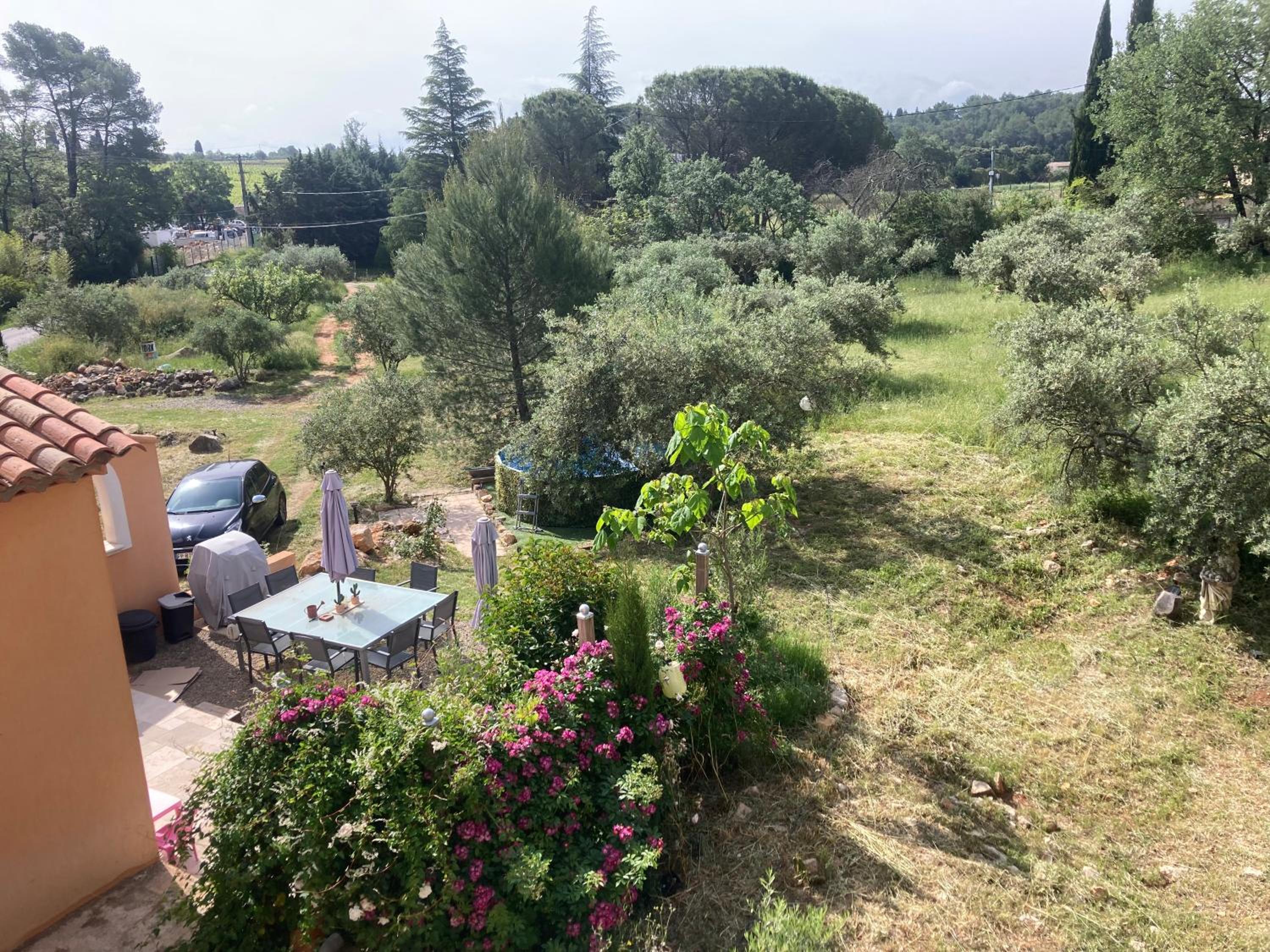 gite Le Mas des Oliviers view 4