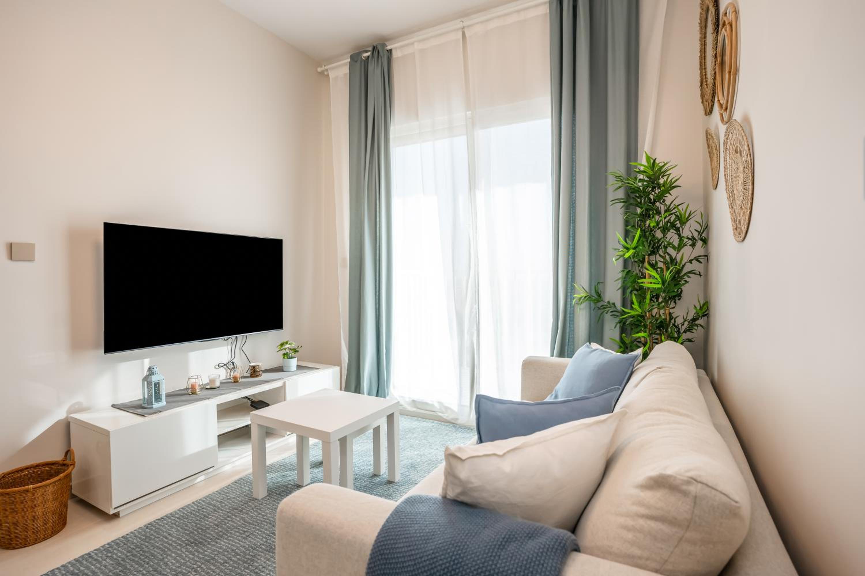 Homesgetaway - Elegant 2BRApt In Navitas A Damac Hills 2