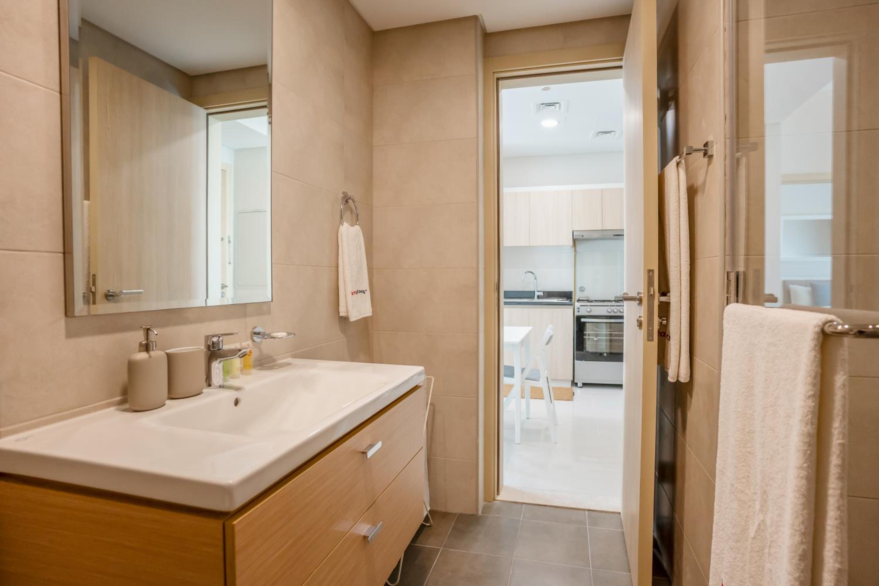 Homesgetaway - Elegant 2BRApt In Navitas A Damac Hills 2