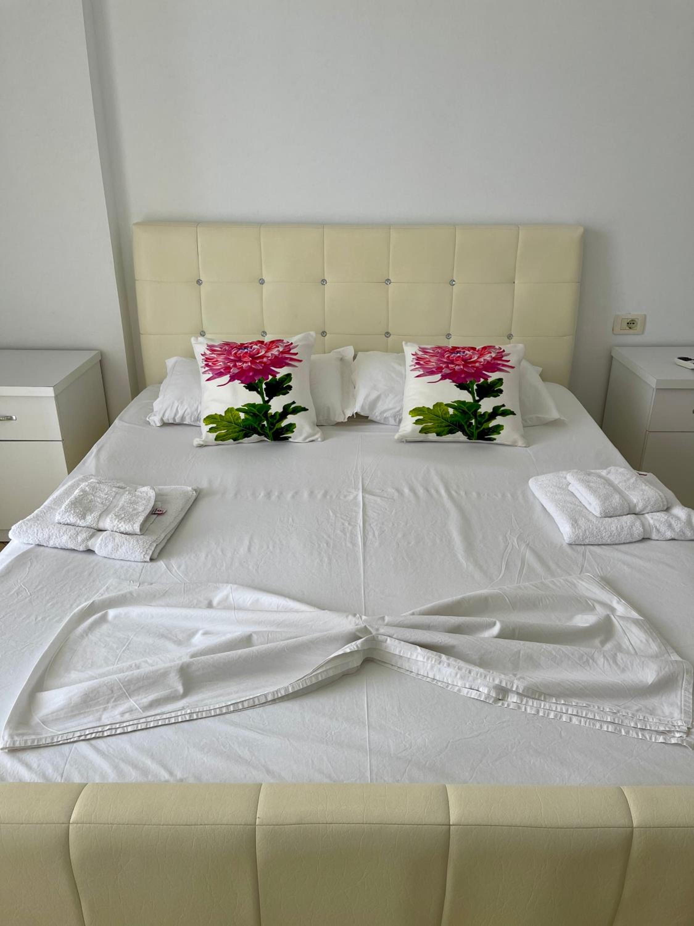 Eleana Apartments