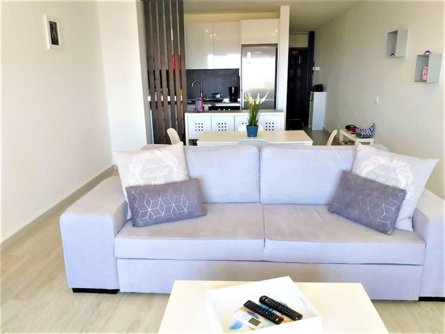 Magalie Sea View Apartment photo 5