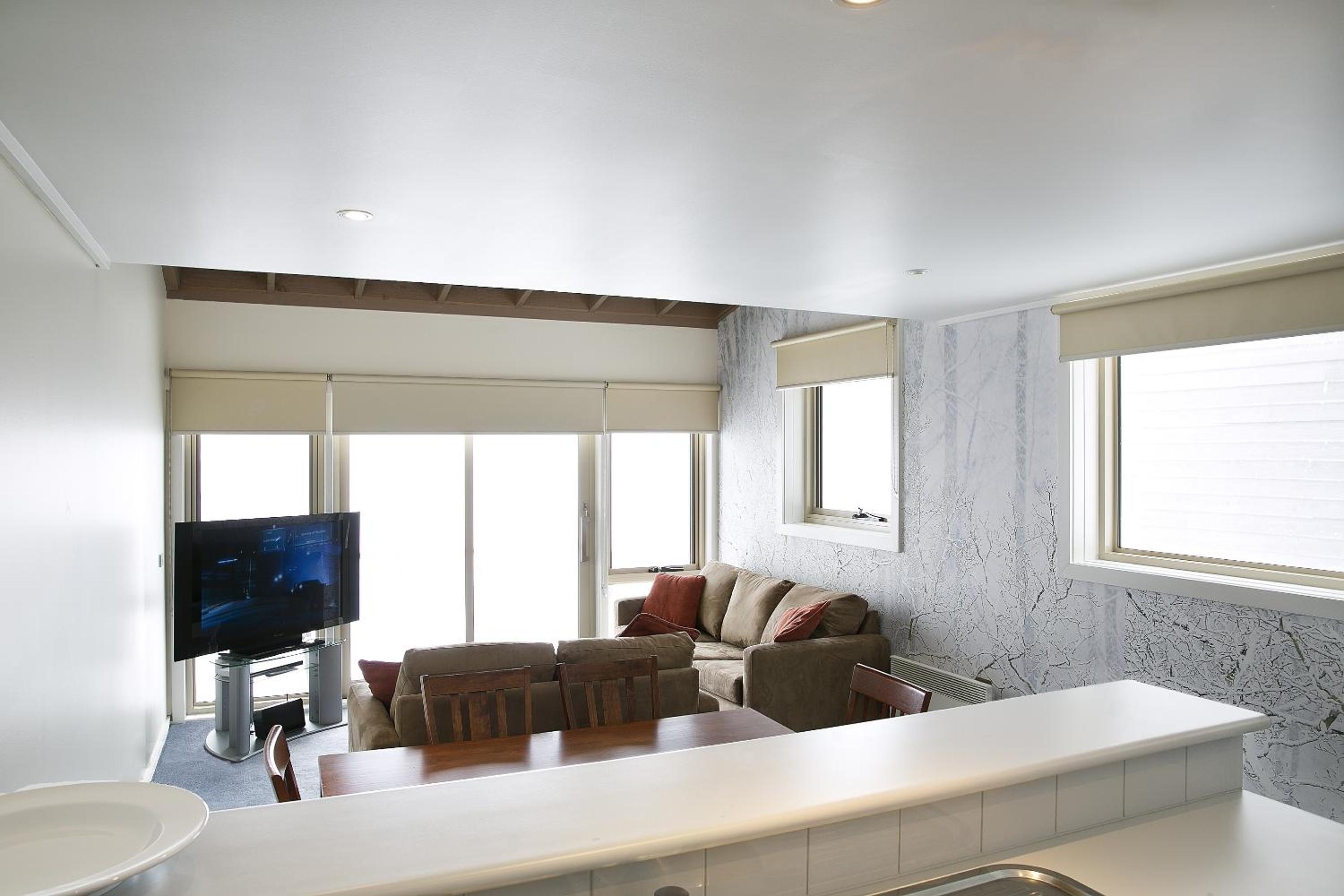 White Crystal Apartments