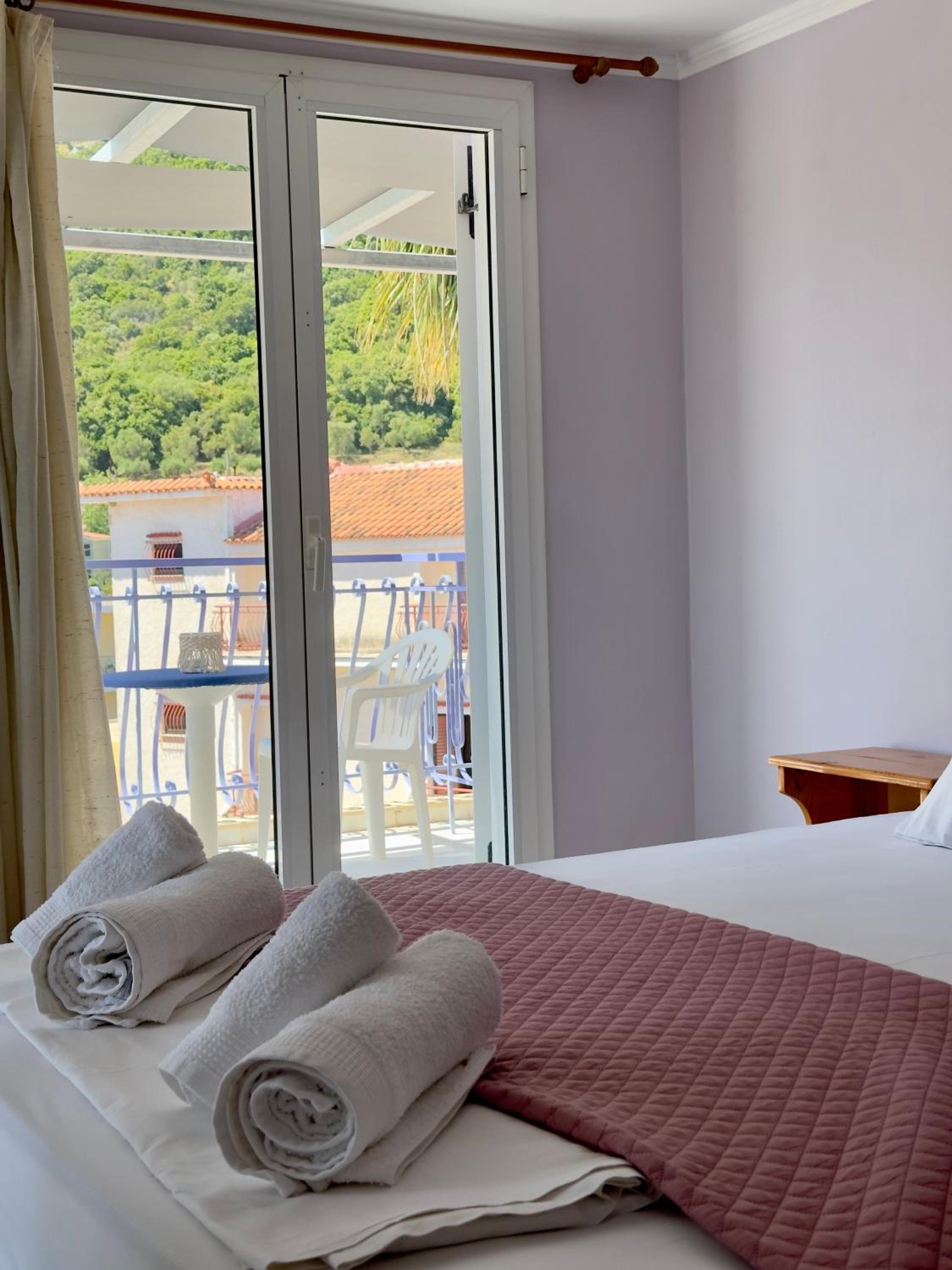 Anemos Studios & Apartments