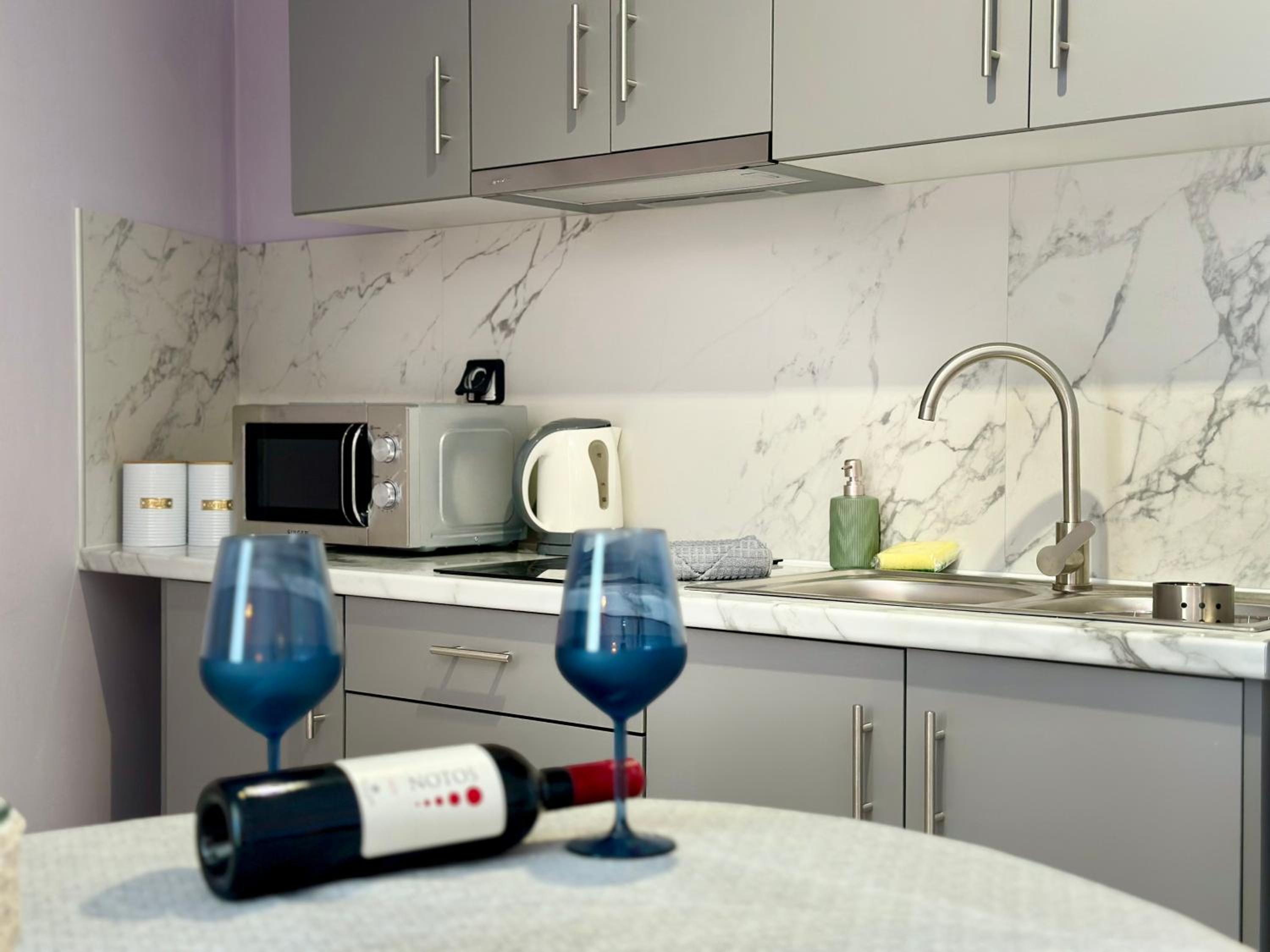 Anemos Studios & Apartments
