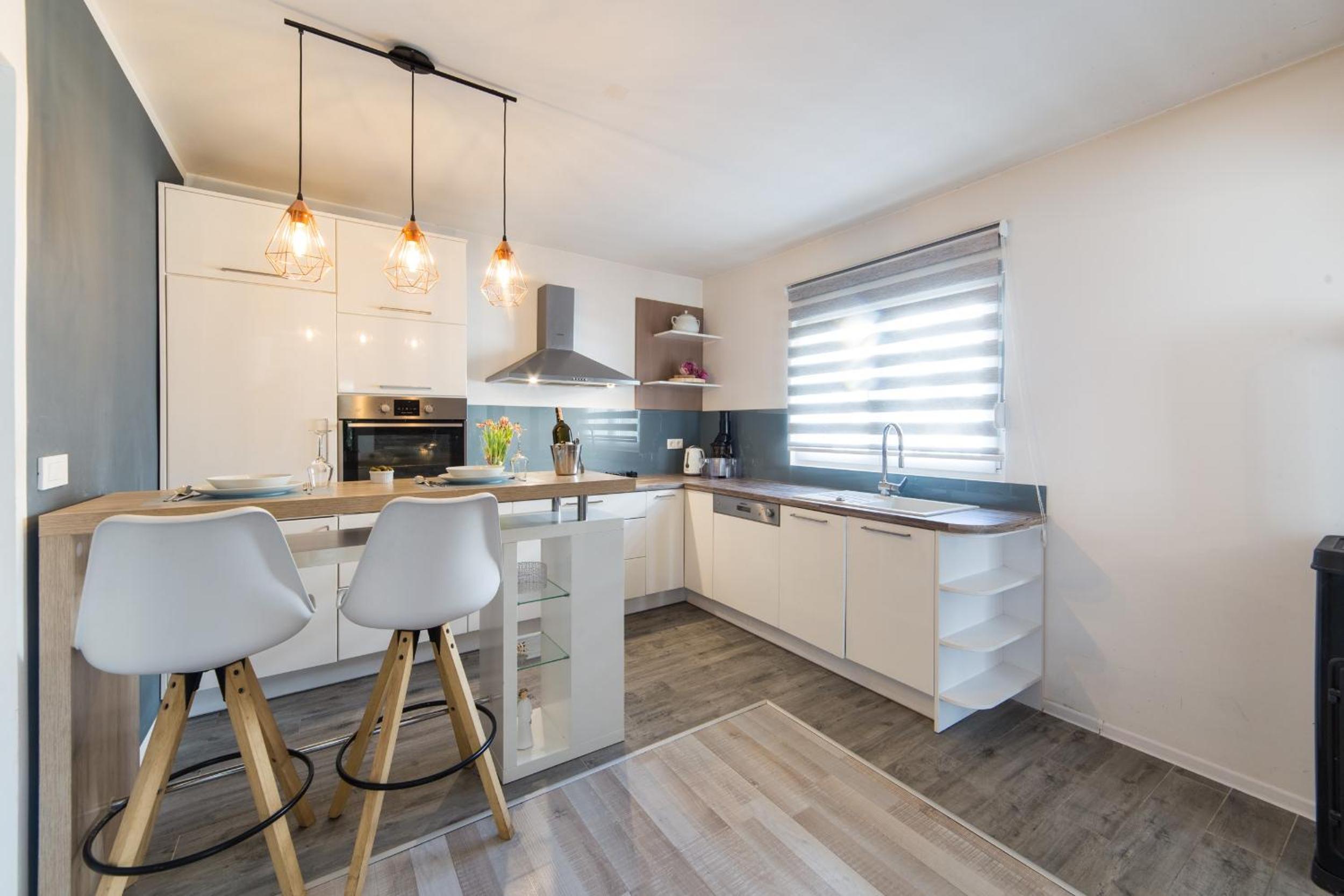 Holiday Home Peaceful Oasis with Pool - 30m from the Beach view 4