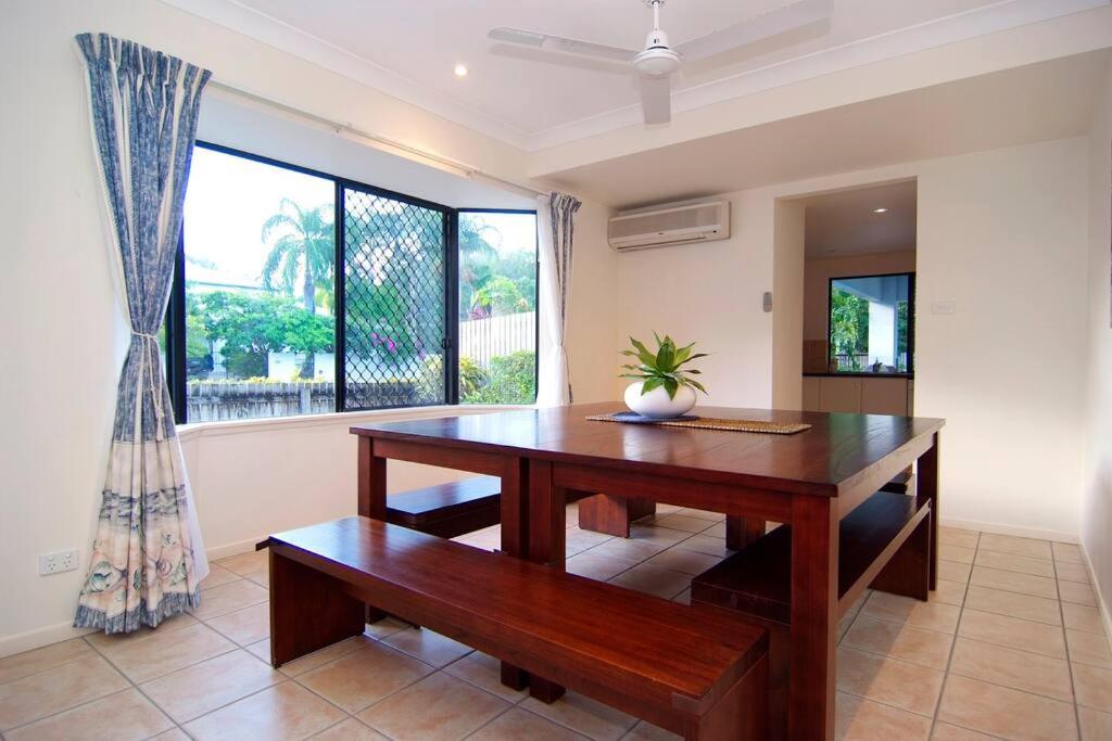 Palm Cove House - Holiday House