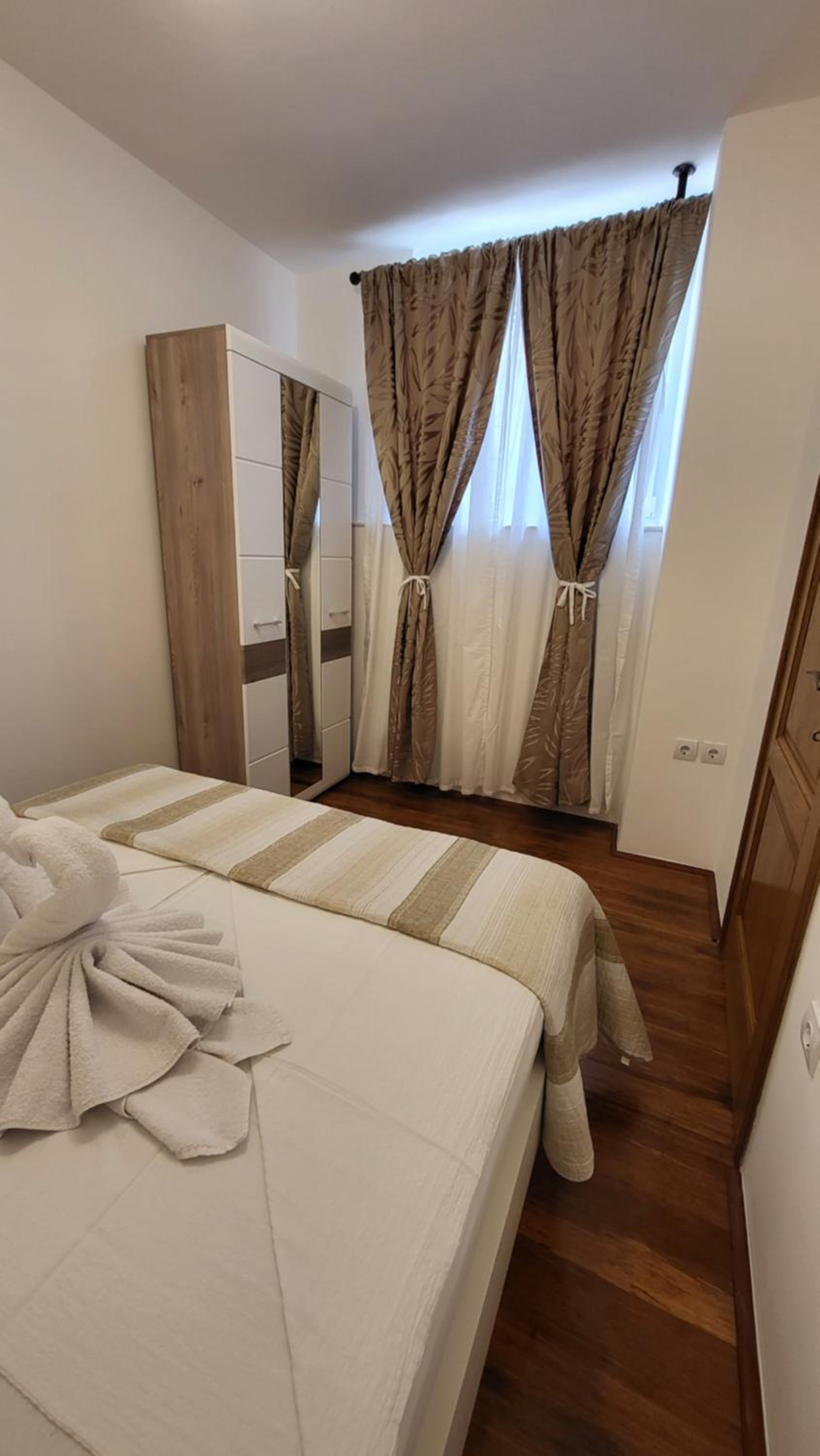 Stone House Apartments Didini Dvori Lumbarda view 4