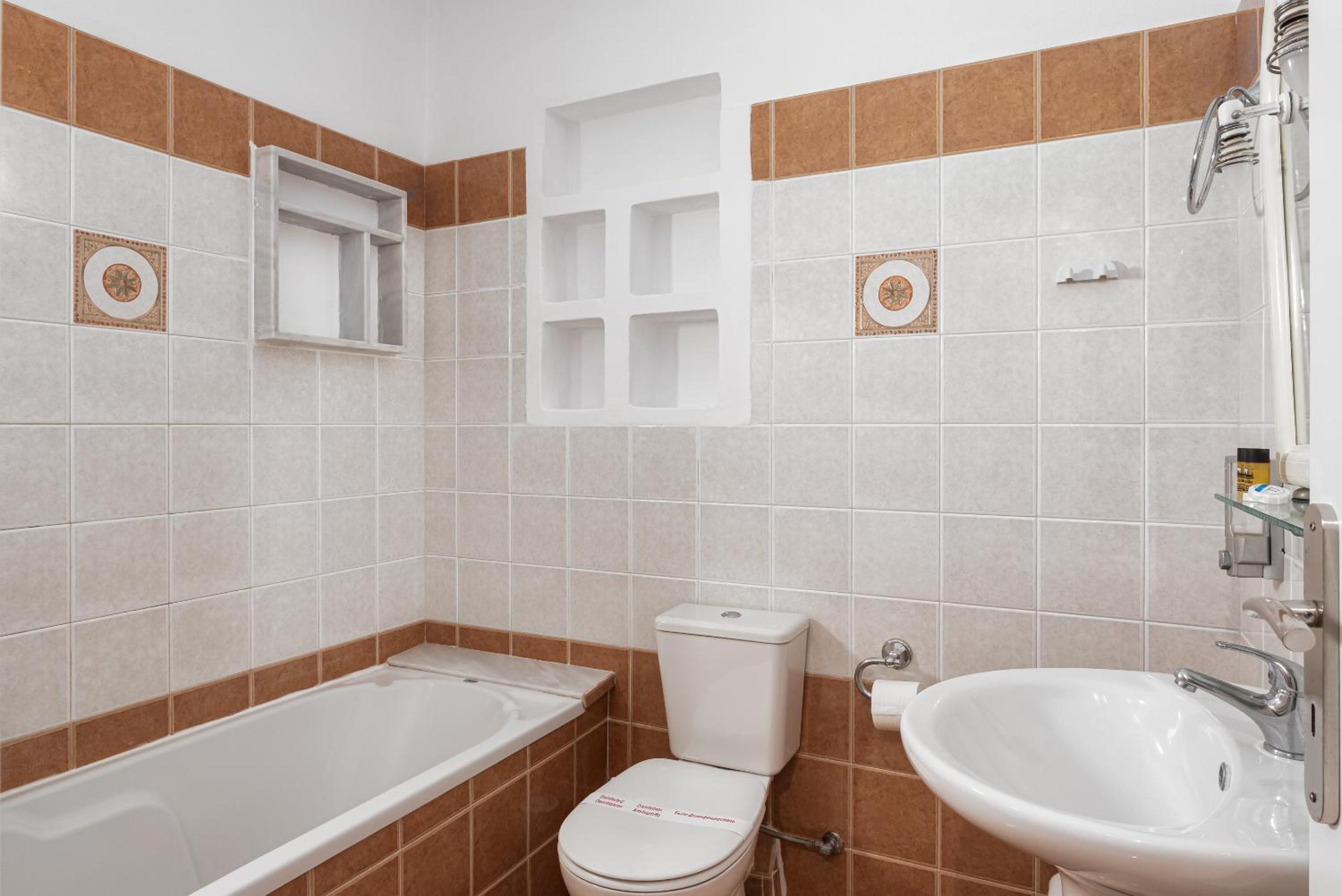 Noe Rooms