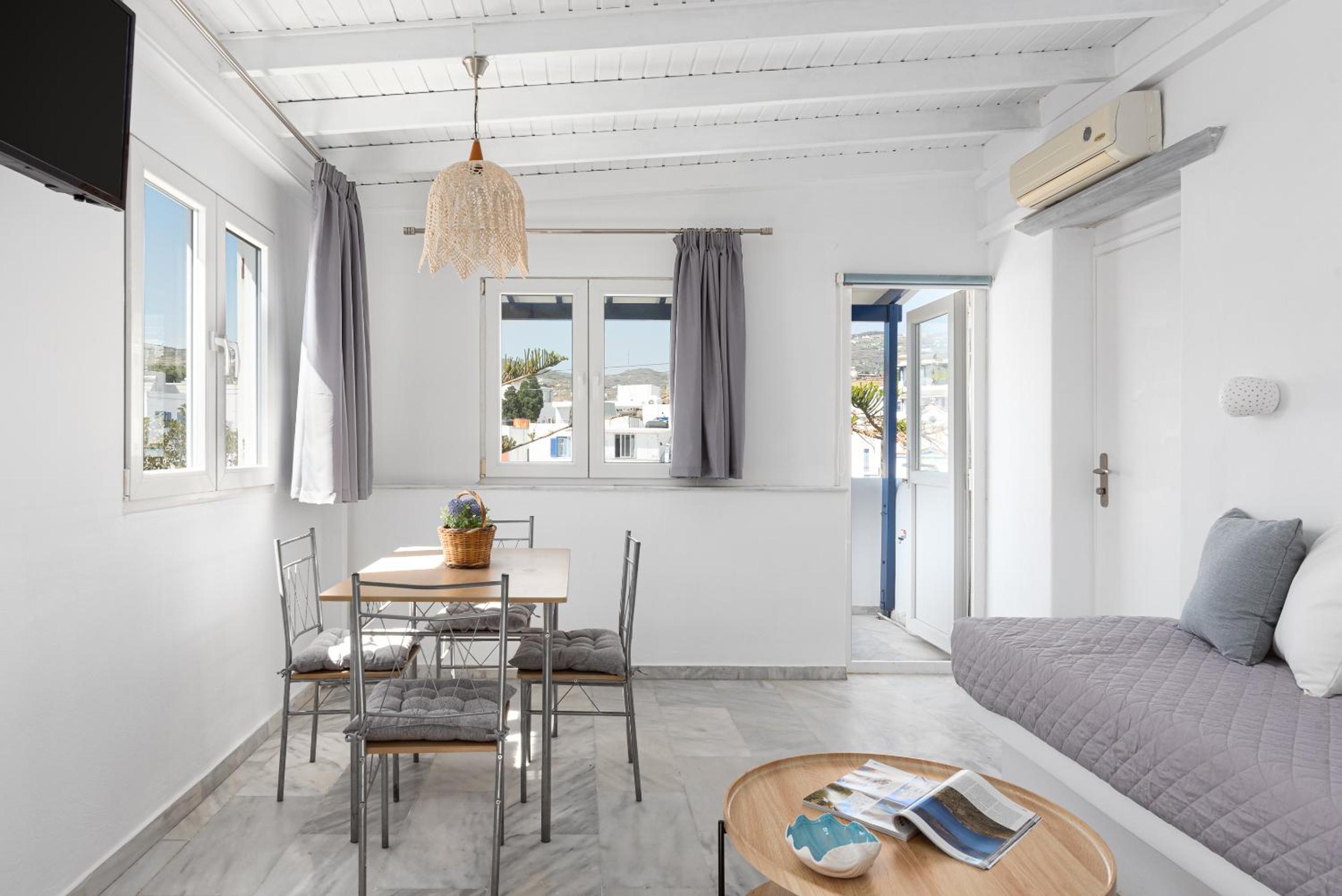 Noe Rooms