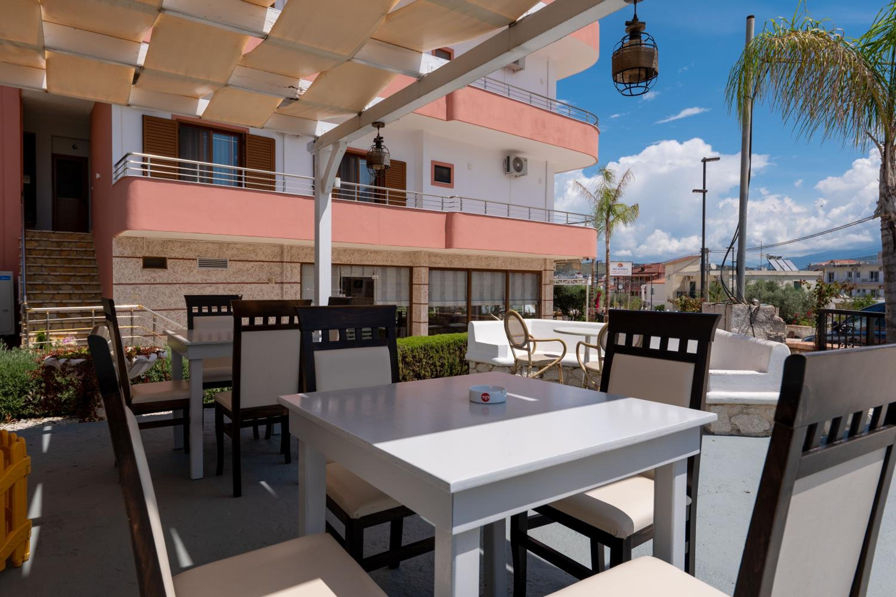Doni Apartments