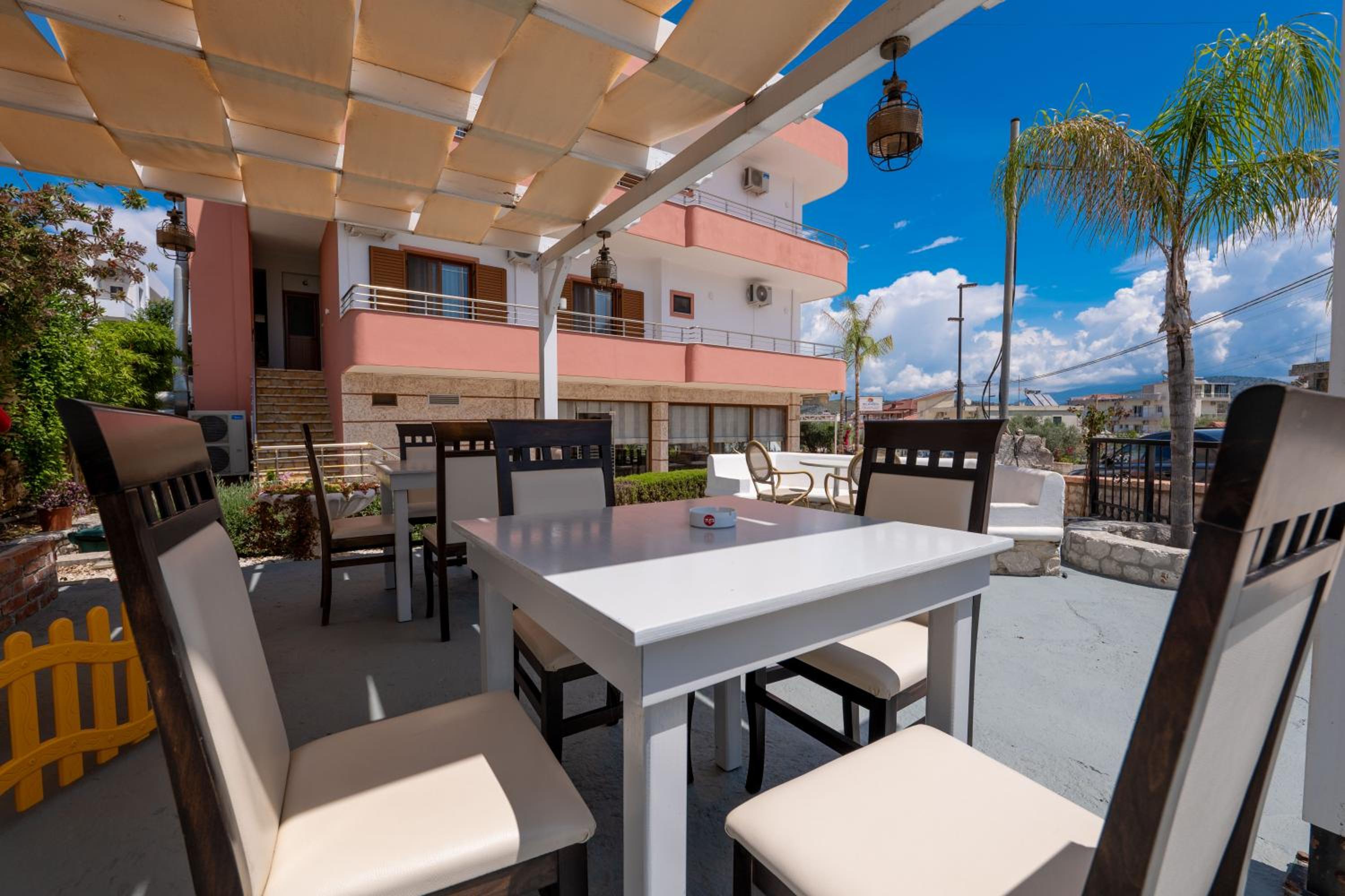 Doni Apartments