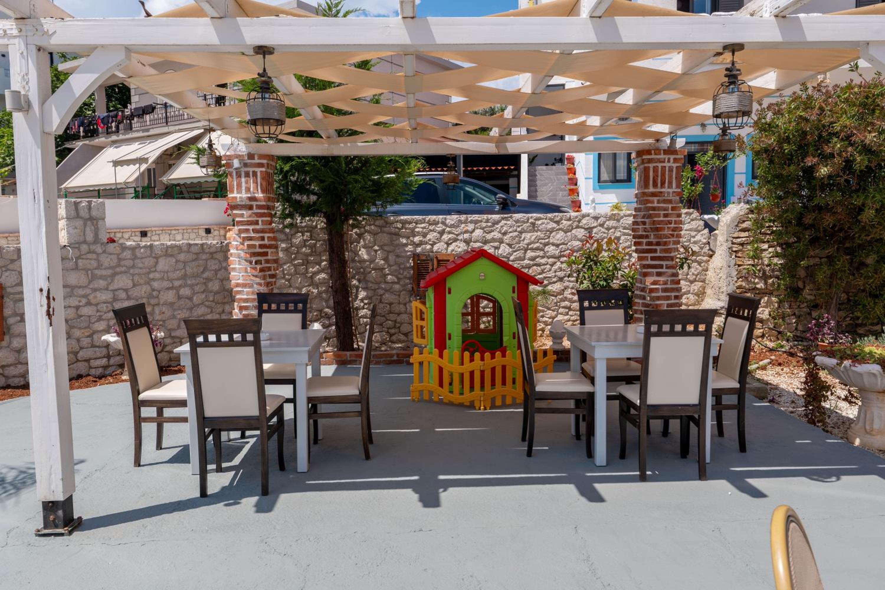 Doni Apartments