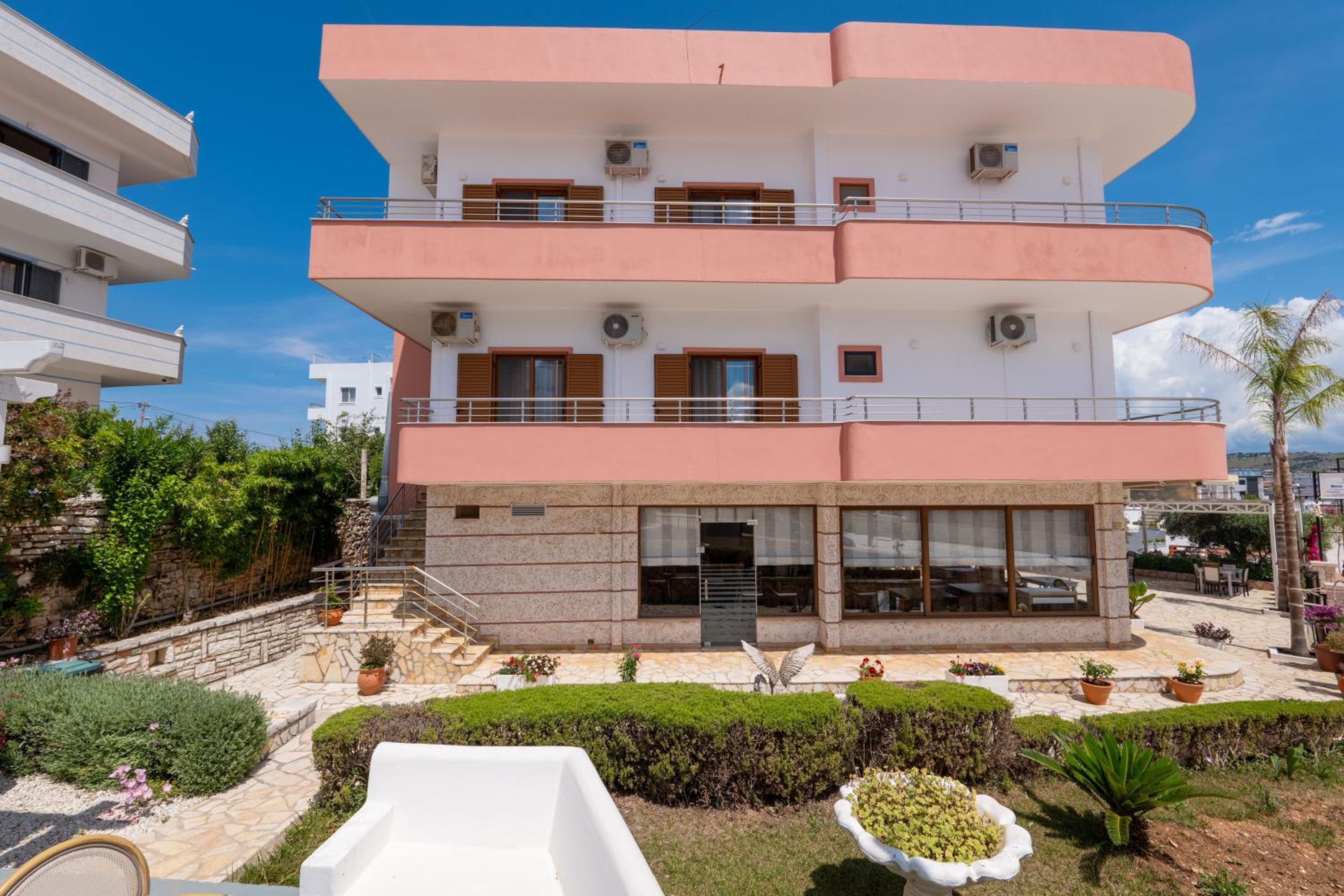 Doni Apartments