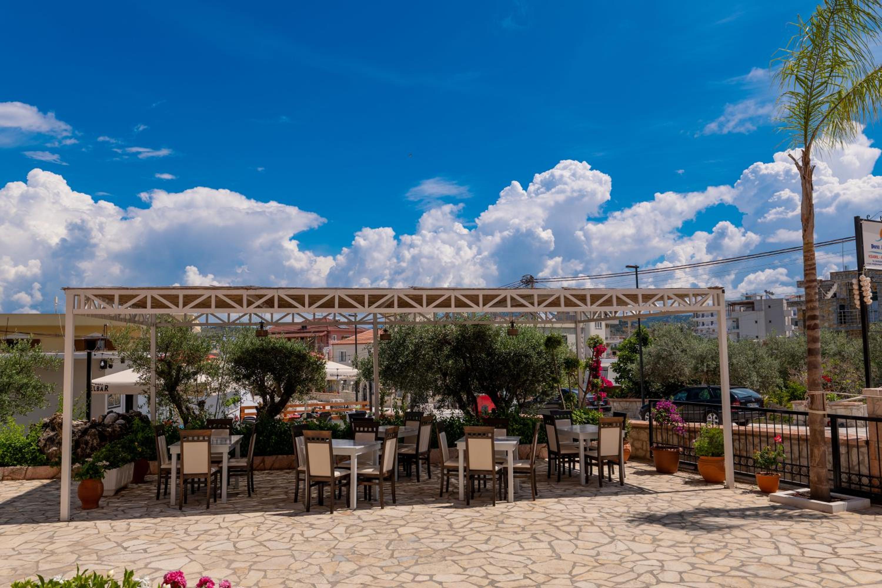 Doni Apartments
