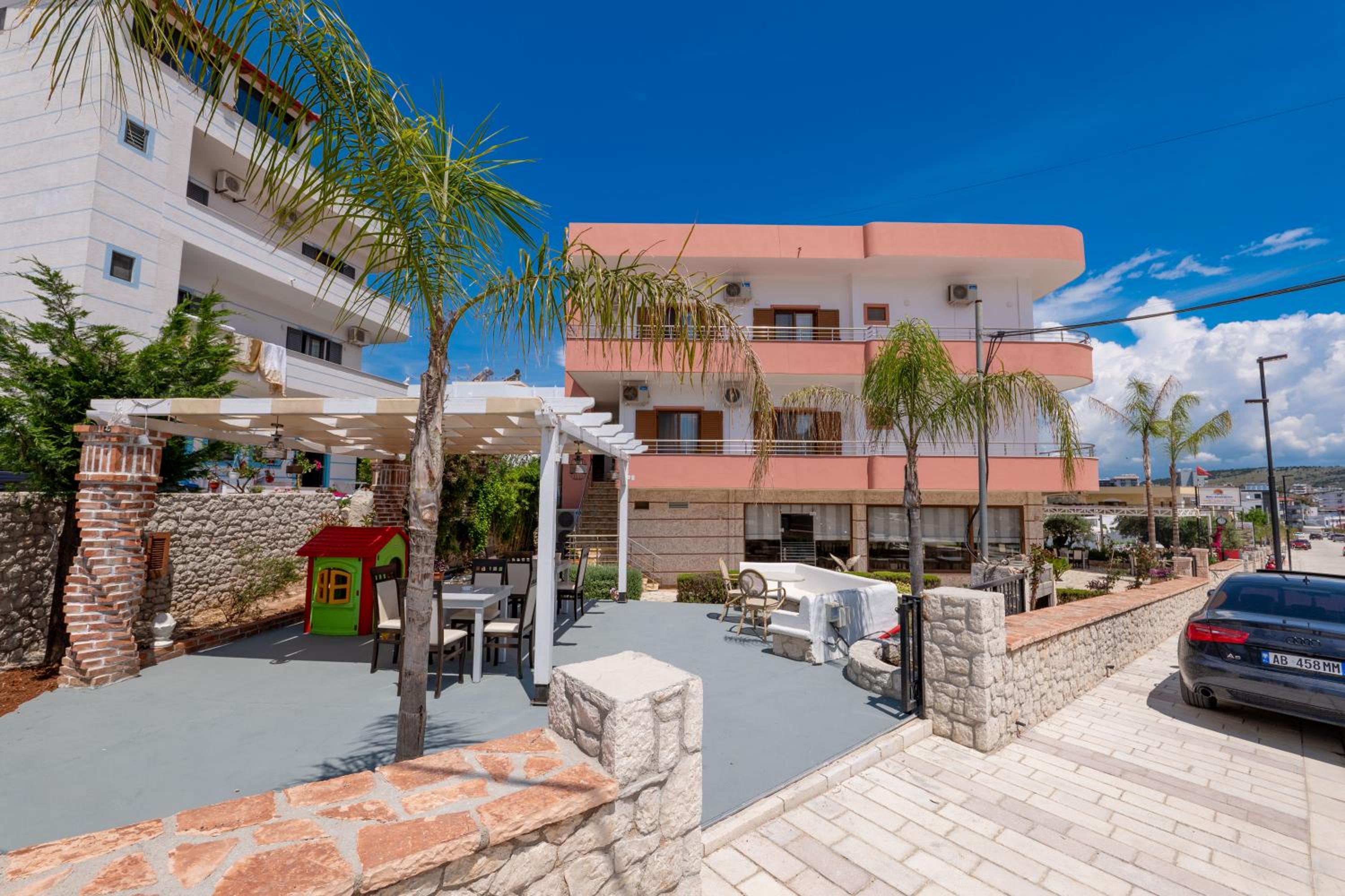 Doni Apartments