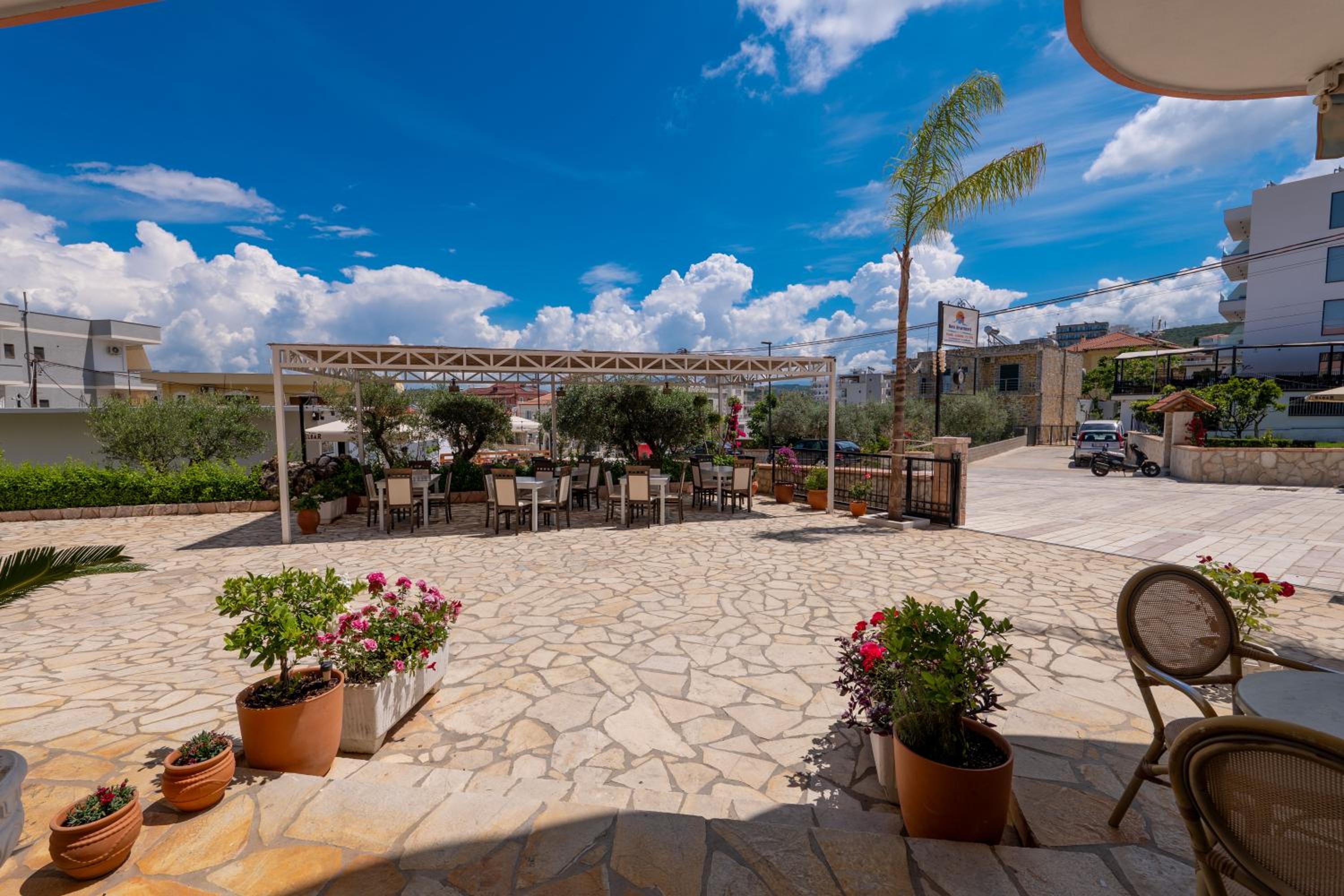 Doni Apartments