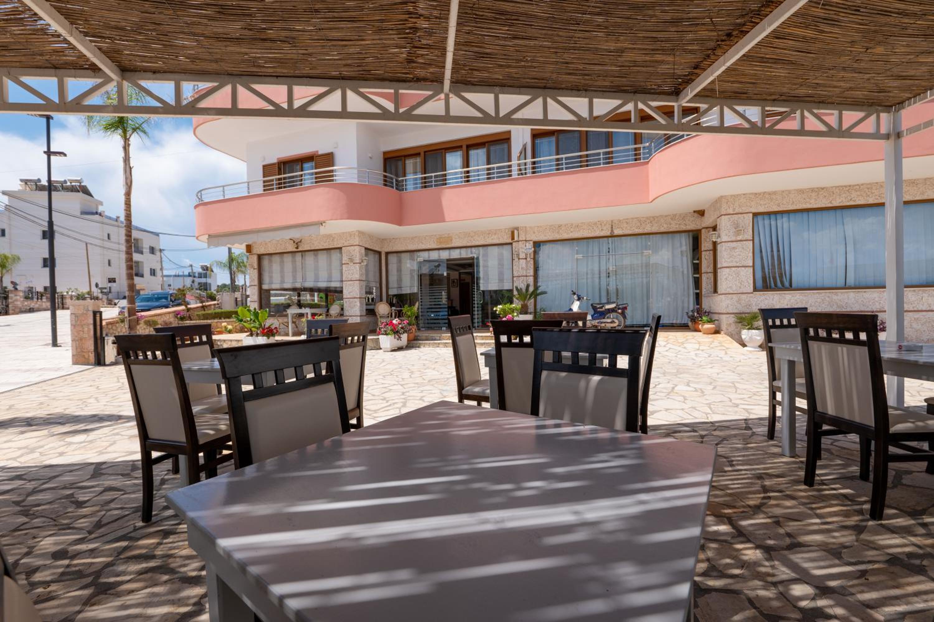 Doni Apartments
