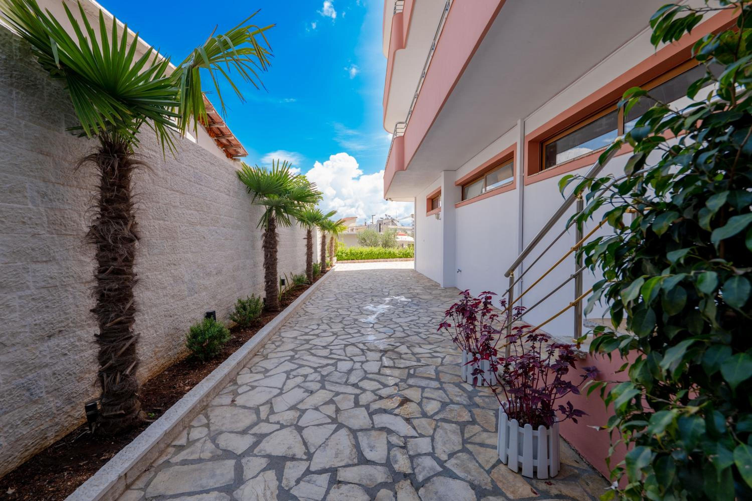 Doni Apartments