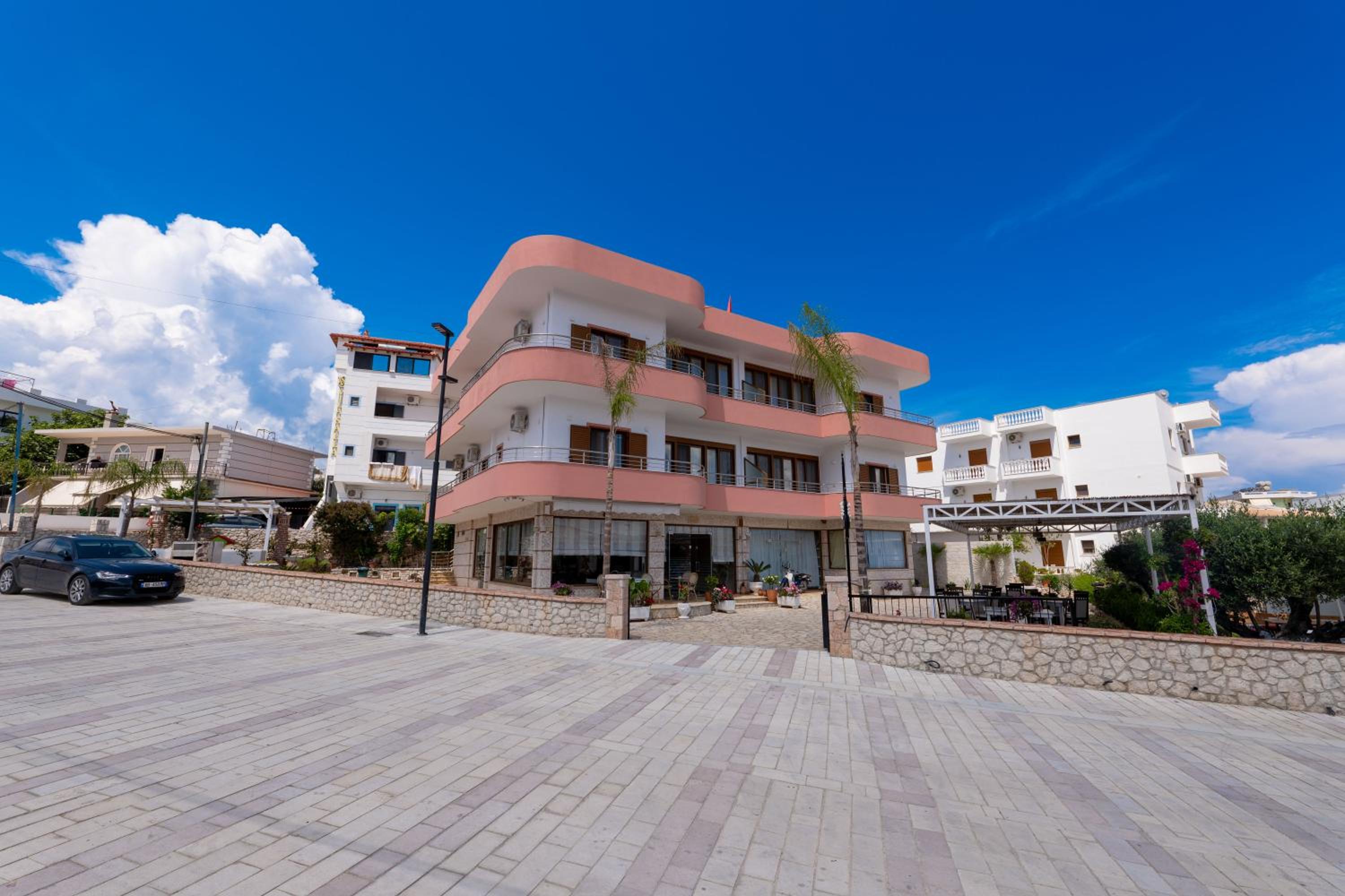 Doni Apartments