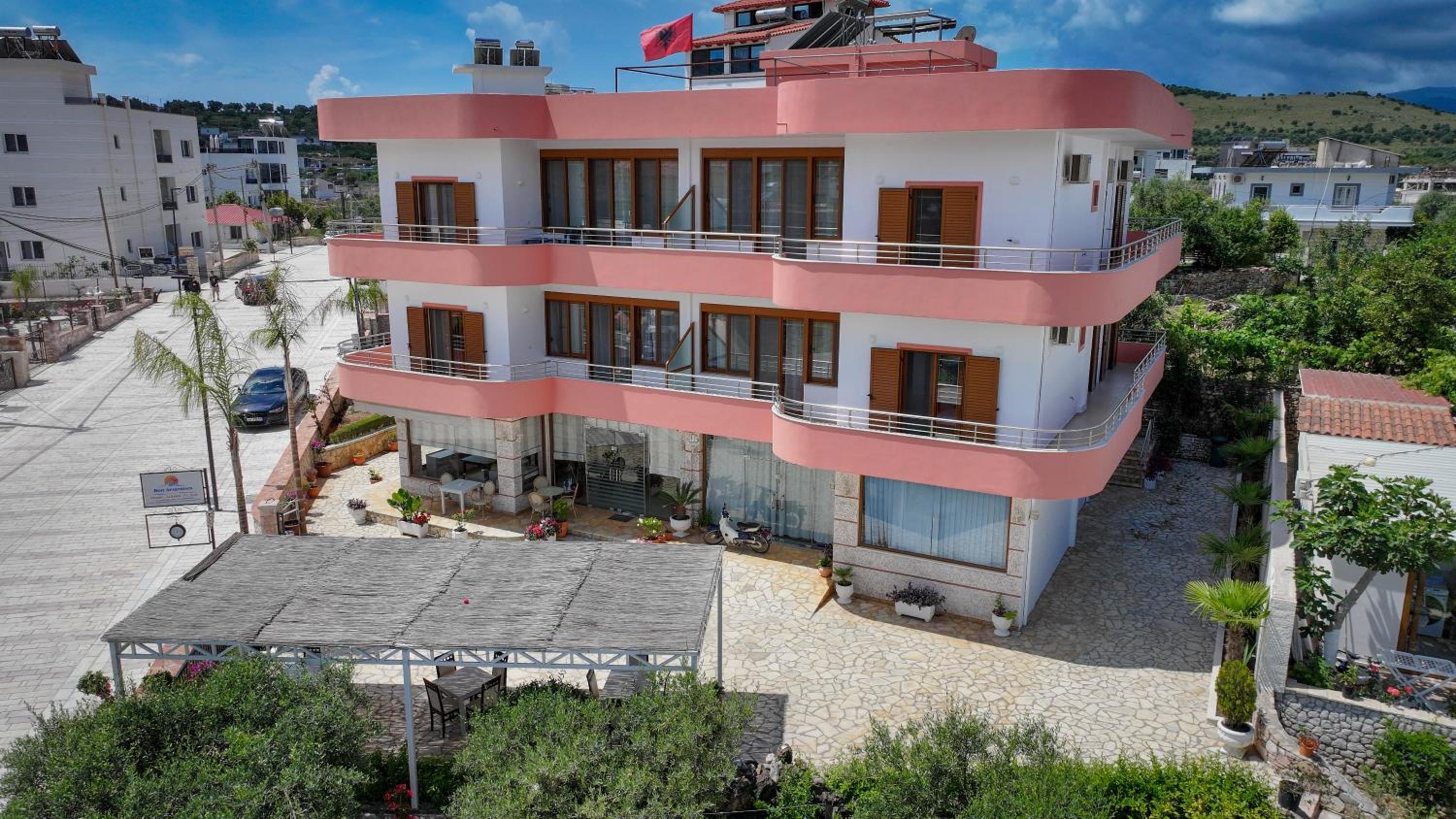 Doni Apartments