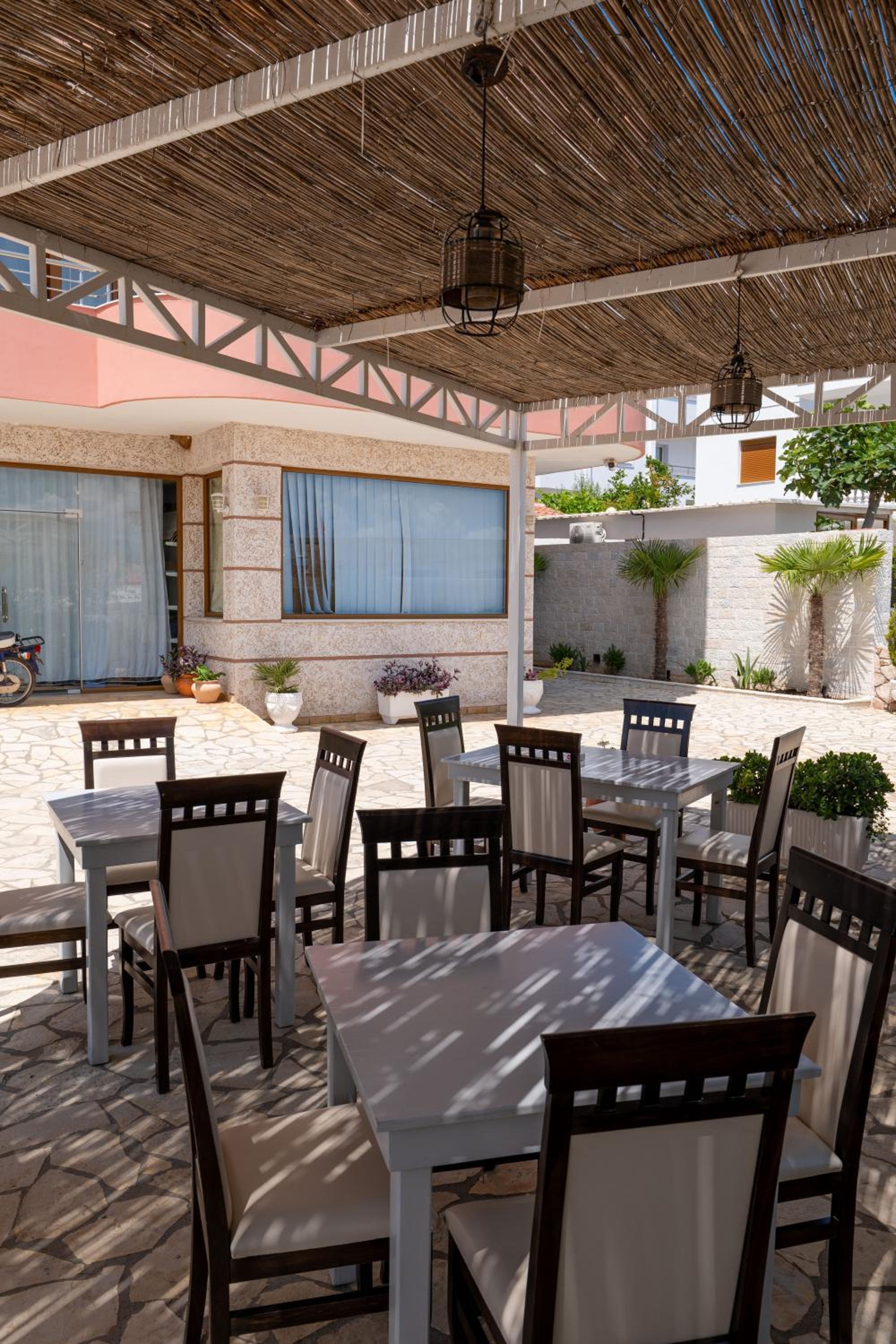 Doni Apartments