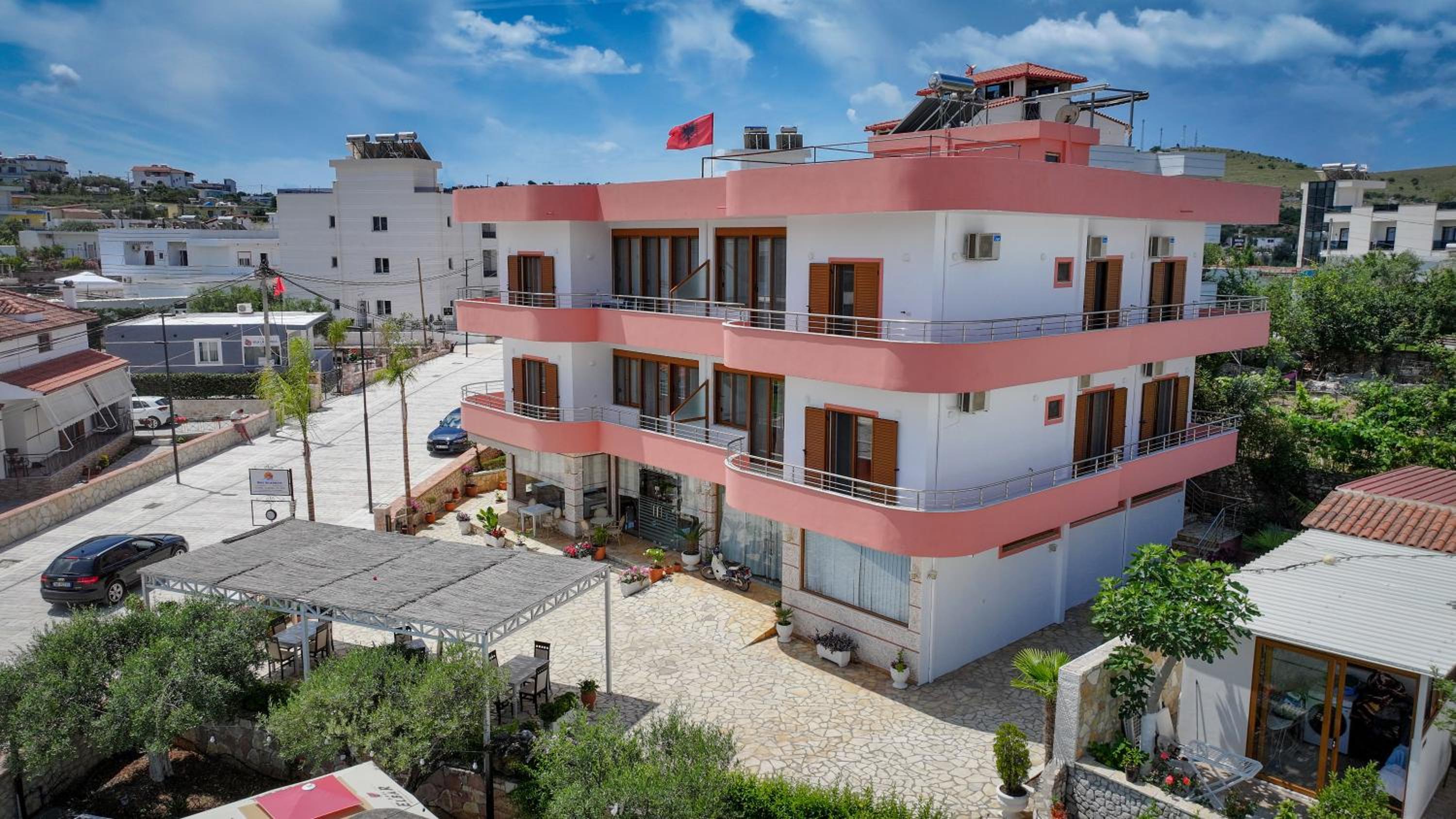 Doni Apartments