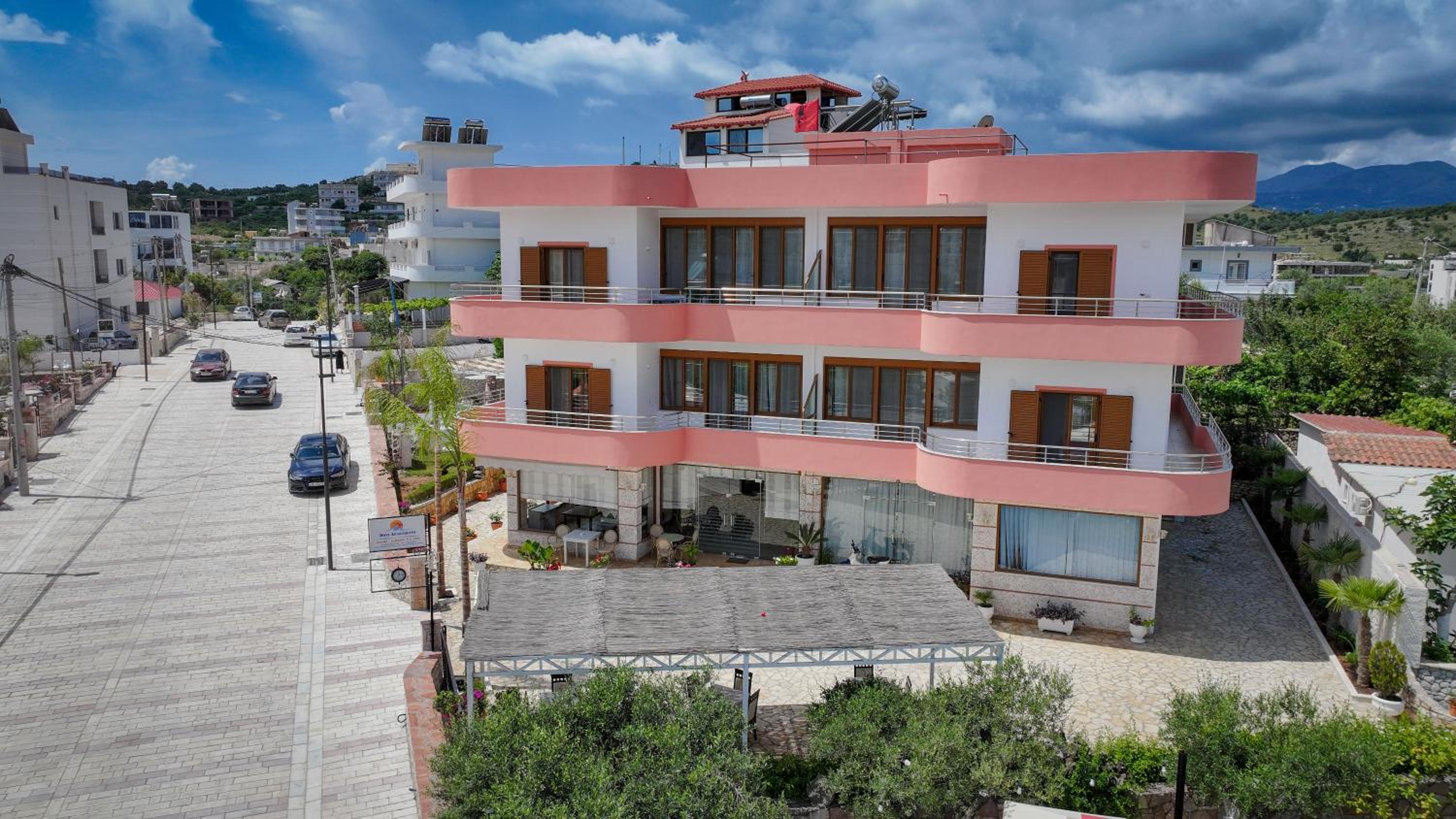 Doni Apartments
