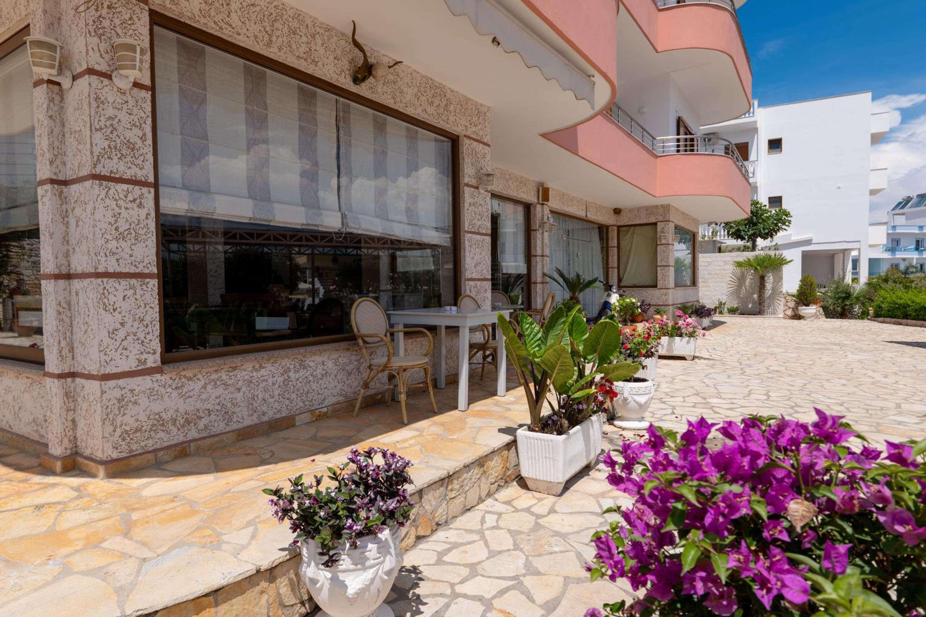 Doni Apartments