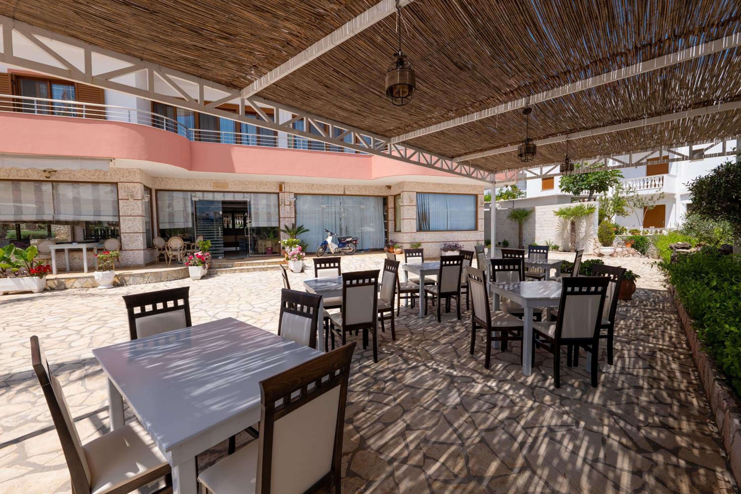 Doni Apartments